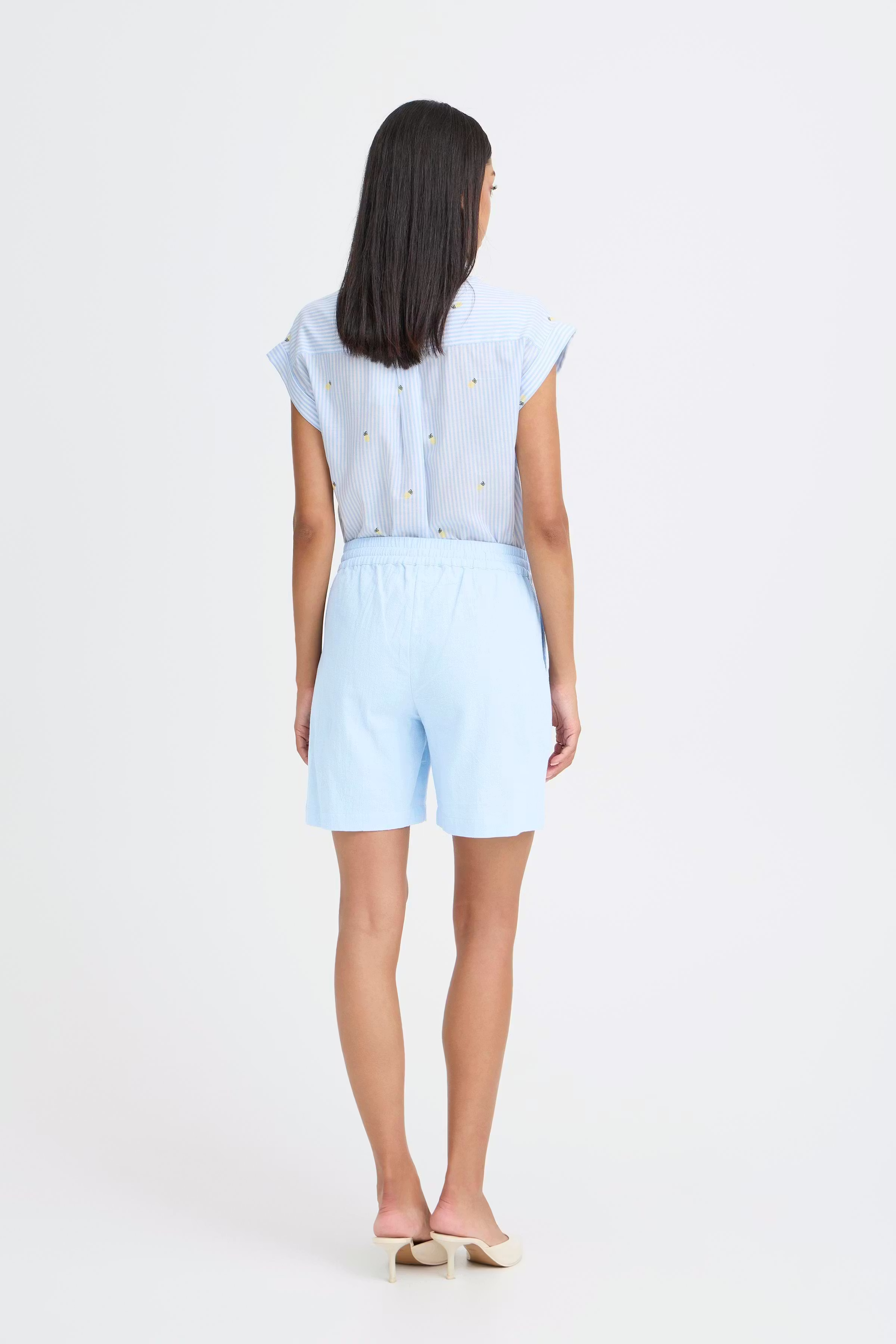 BYELLANA Shorts LOOKBOOK BACK 20818985-154031