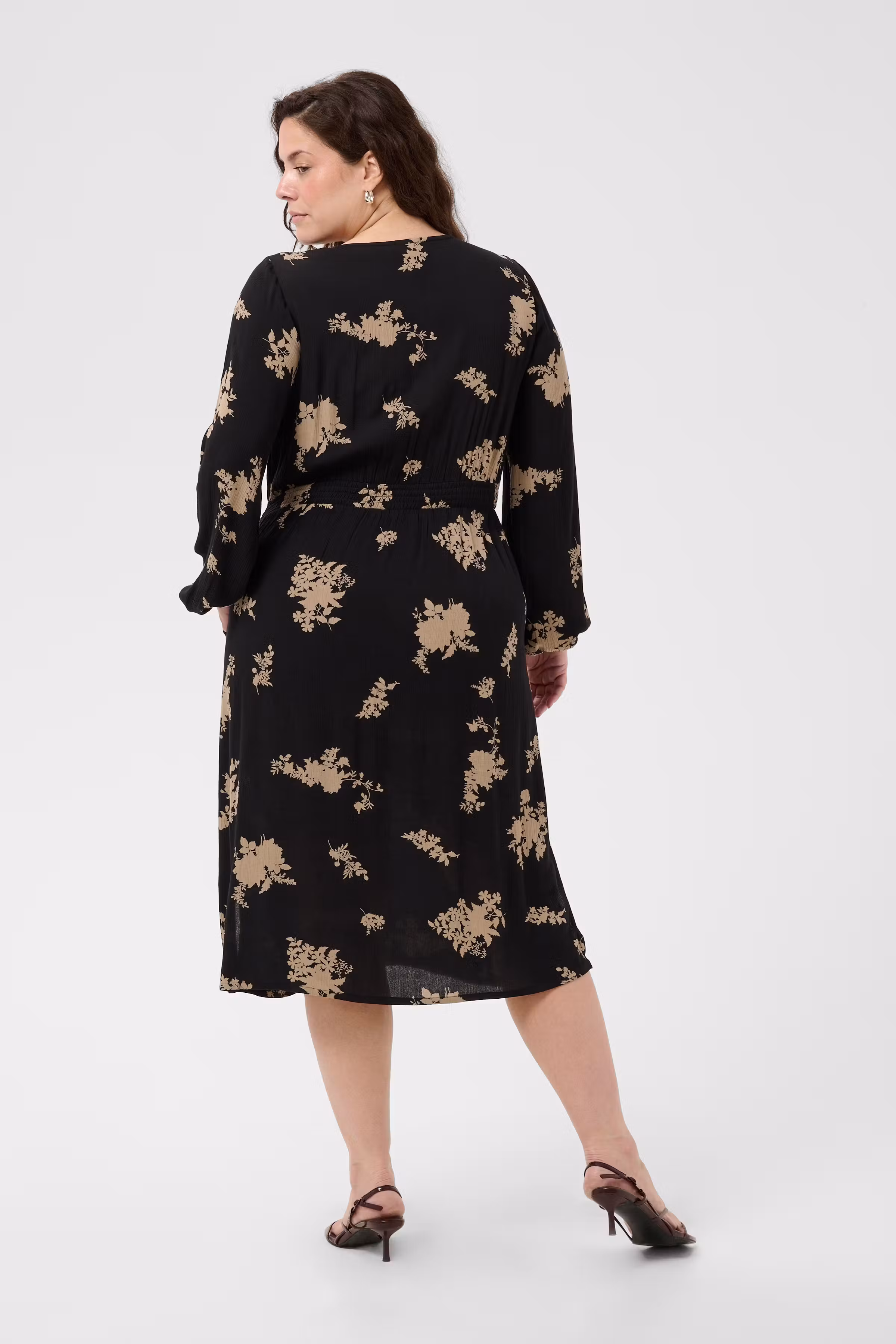 KCjenna Kleid LOOKBOOK BACK 10584938-106367