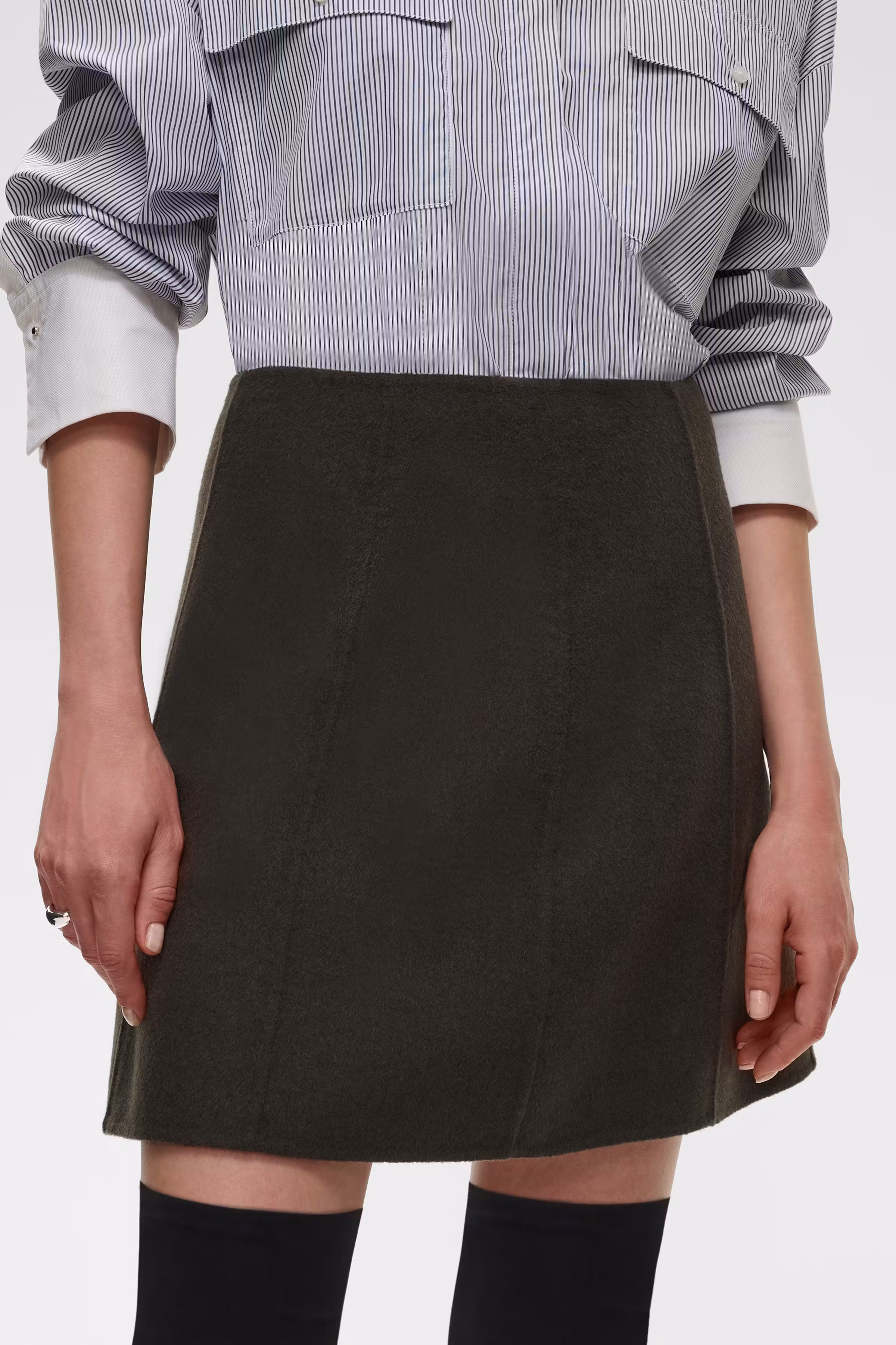 IOSora Skirt LOOKBOOK DETAIL 30600105-GY938