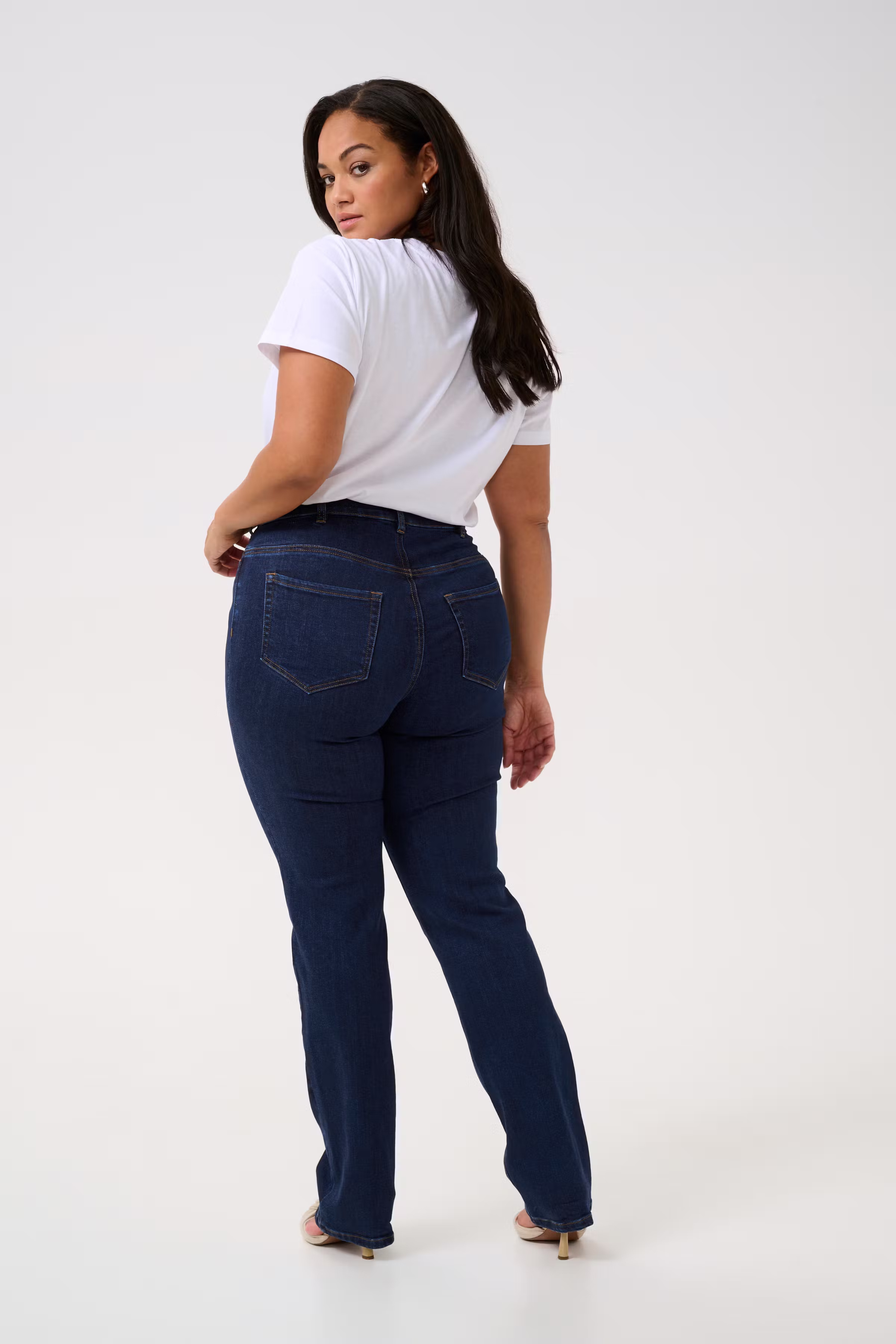 KCsina Straight Jeans LOOKBOOK BACK 10582888-106360