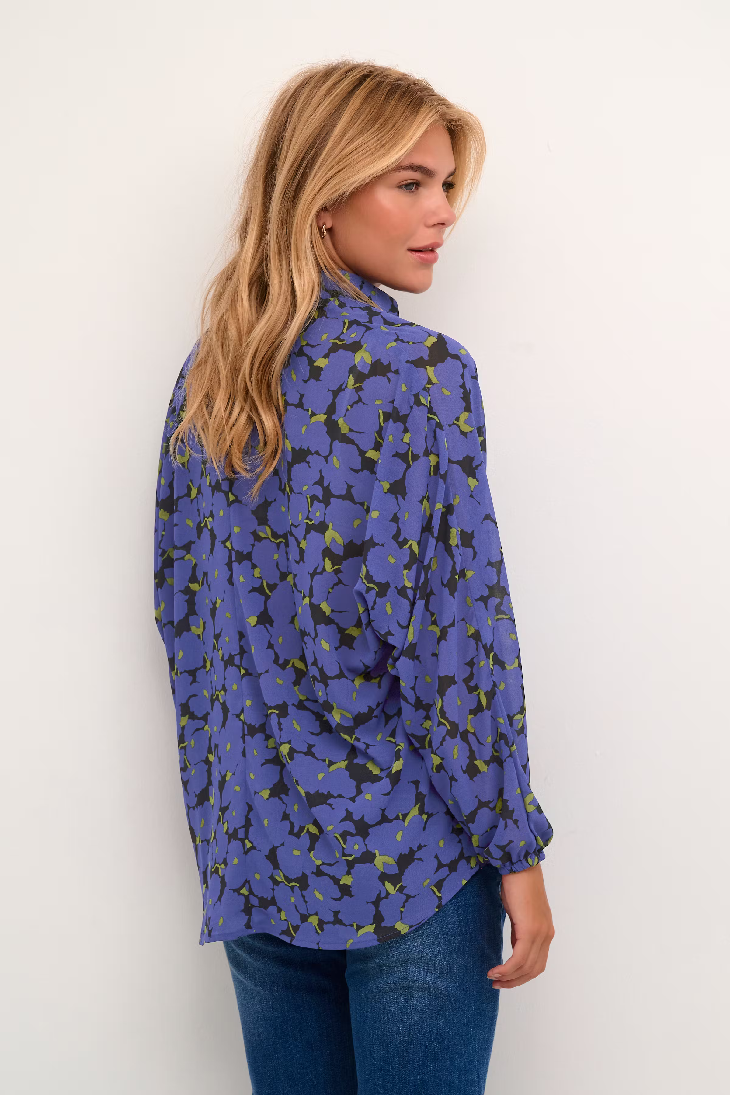 KAchris Shirt LOOKBOOK BACK 10552278-105366