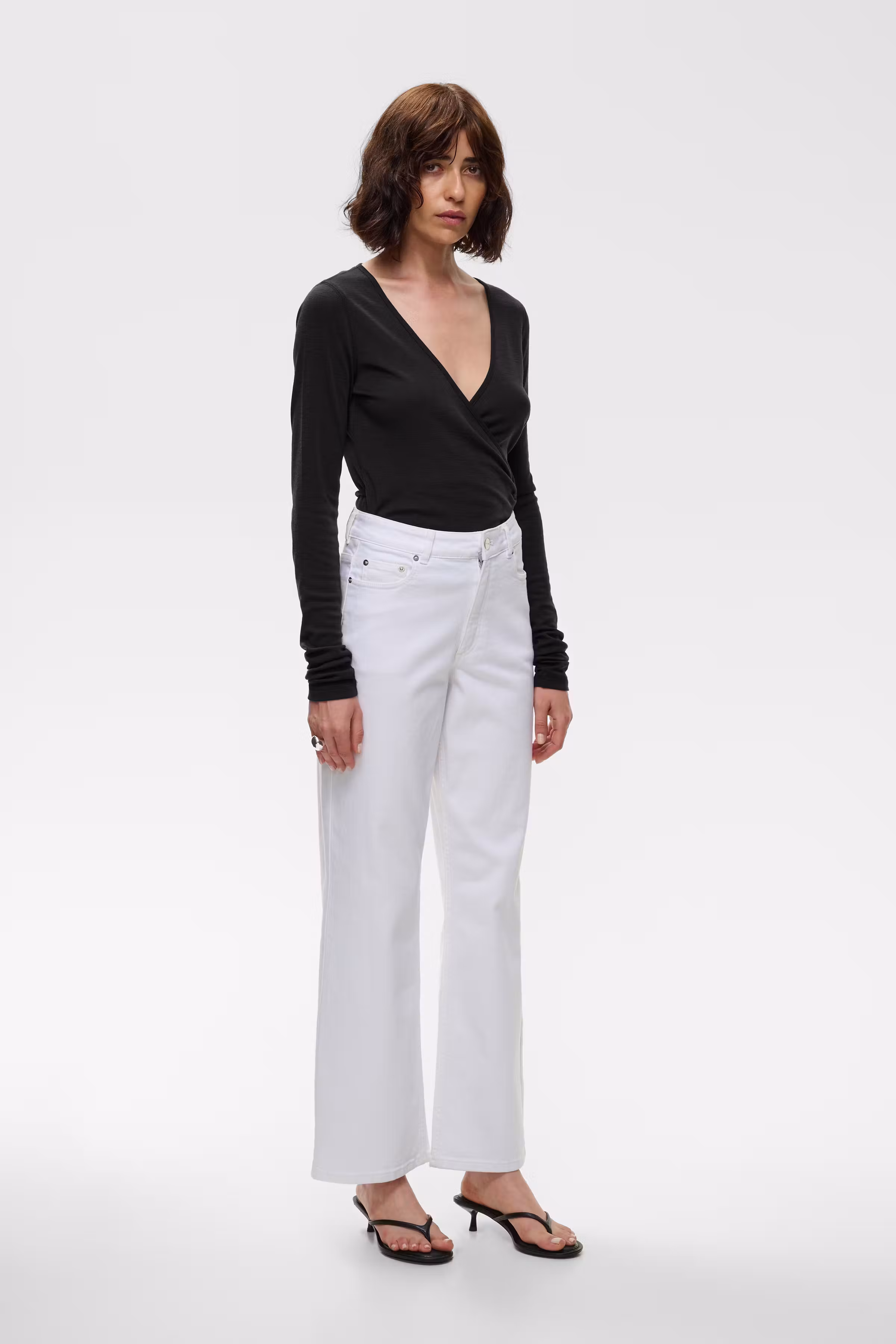 IOPetra Jeans LOOKBOOK FRONT 30600158-WH001