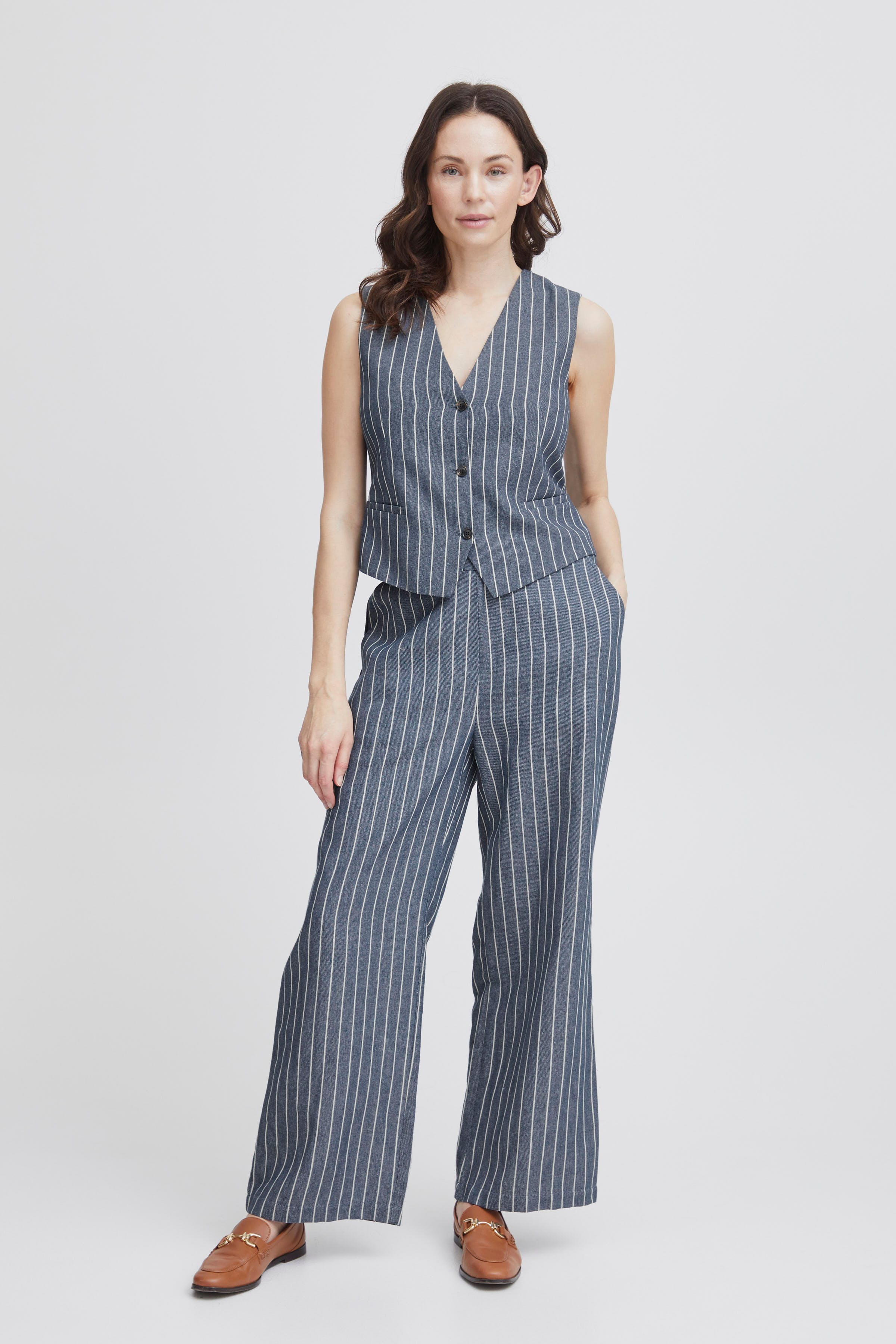 FXRIANNA Vest LOOKBOOK FRONT 20615353-200119