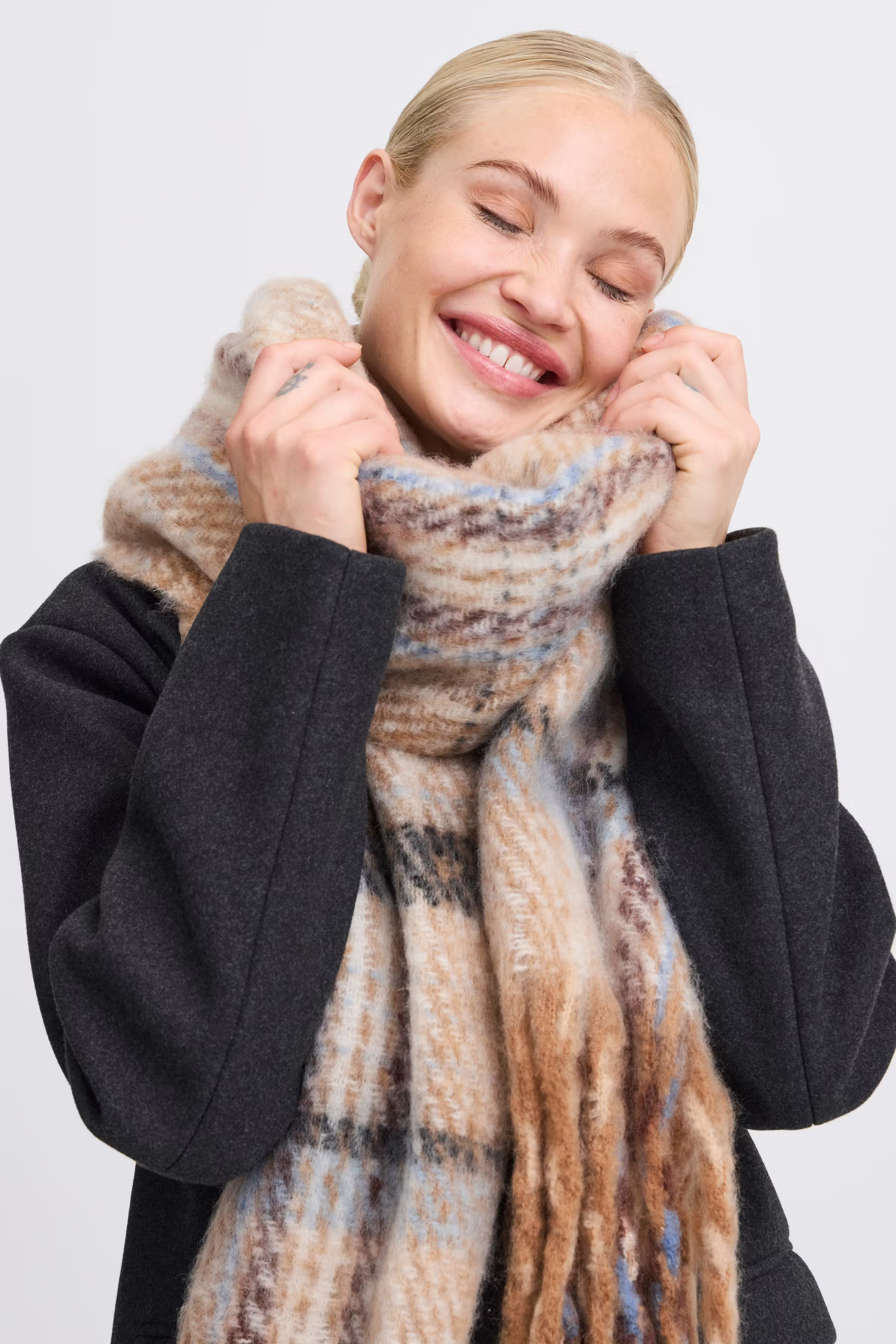 BAWILDE Skjerf LOOKBOOK DETAIL 20815430-203286