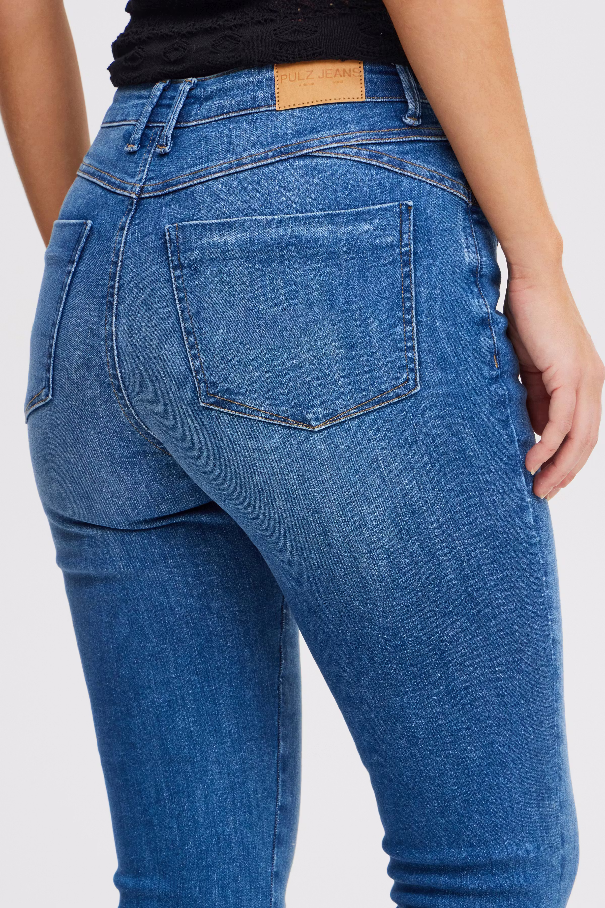 PZJULIA HW 7/8 Jeans LOOKBOOK DETAIL 50208106-200005