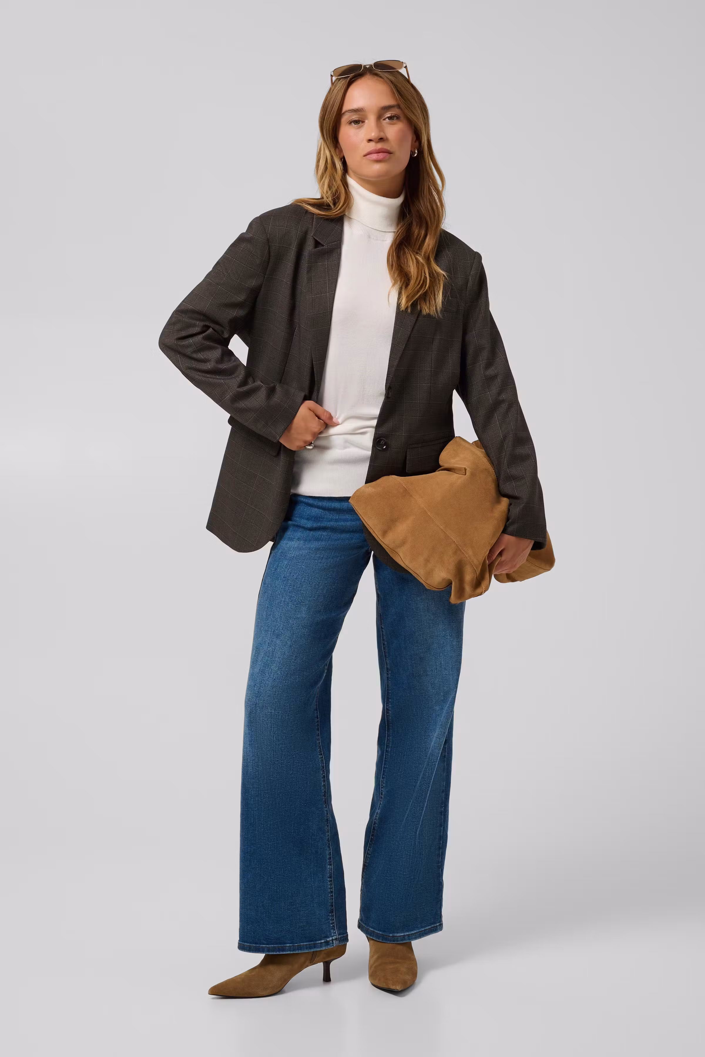 KAlenora Blazer LOOKBOOK FRONT 10512144-109807
