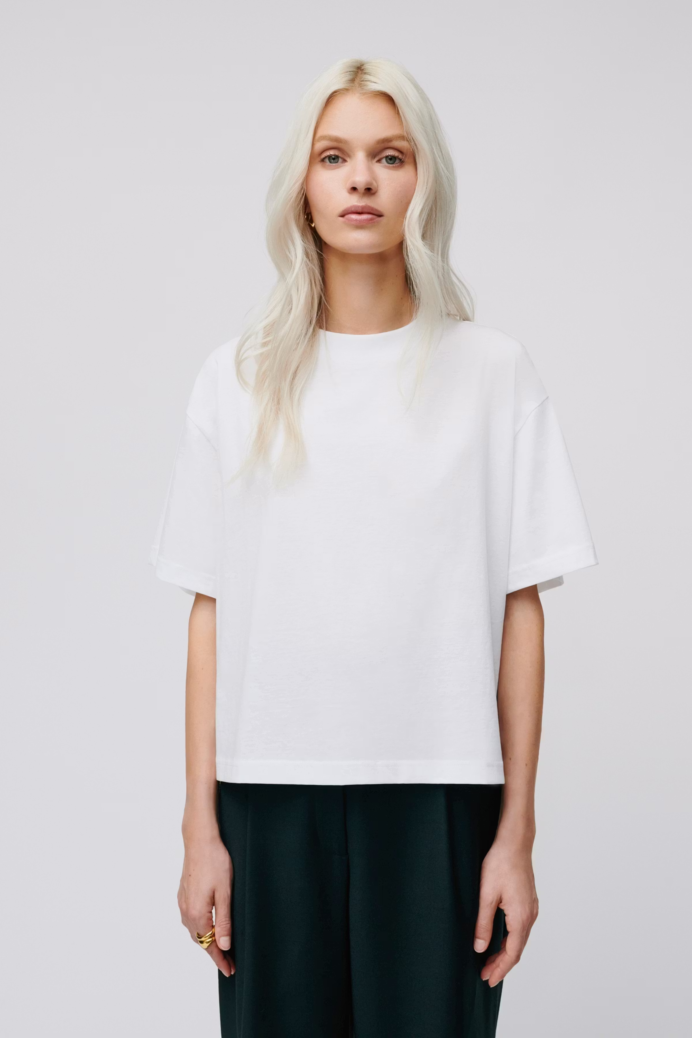 KYLA Top LOOKBOOK FRONT 30600543-WH001