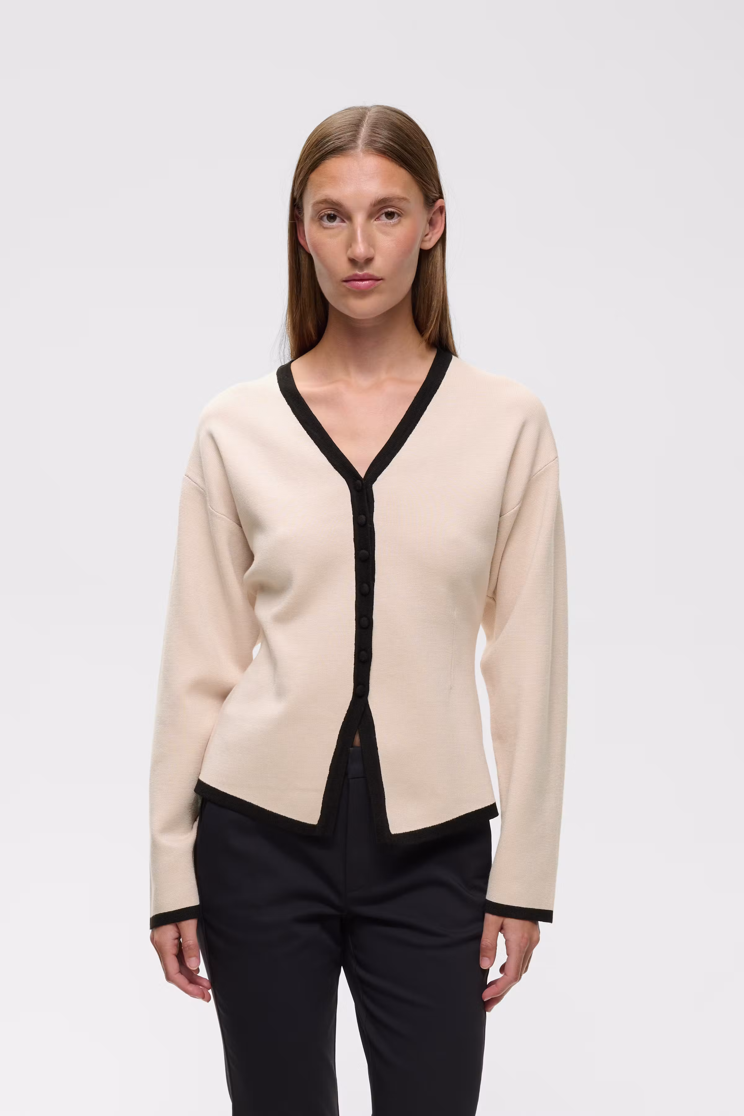 YENAHIW Cardigan LOOKBOOK FRONT 30113223-130403