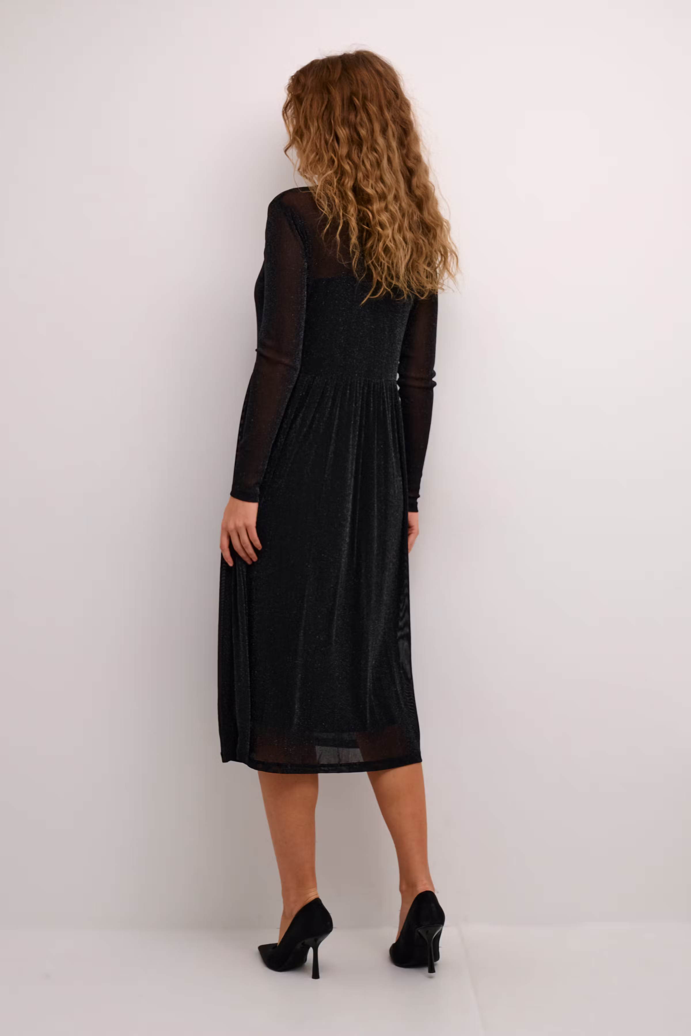 KAolga Glimmerkjole LOOKBOOK BACK 10508322-100121