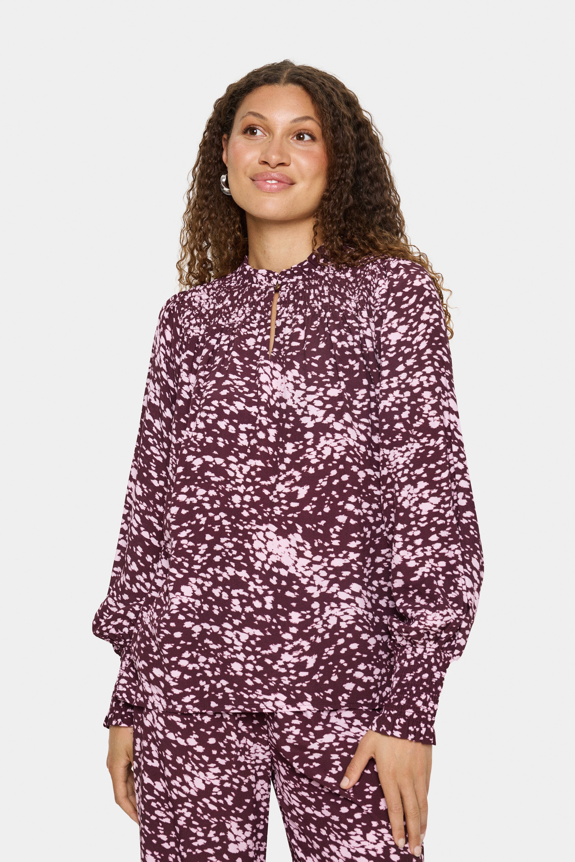 MalikaSZ Bluse LOOKBOOK FRONT 30514405-304095