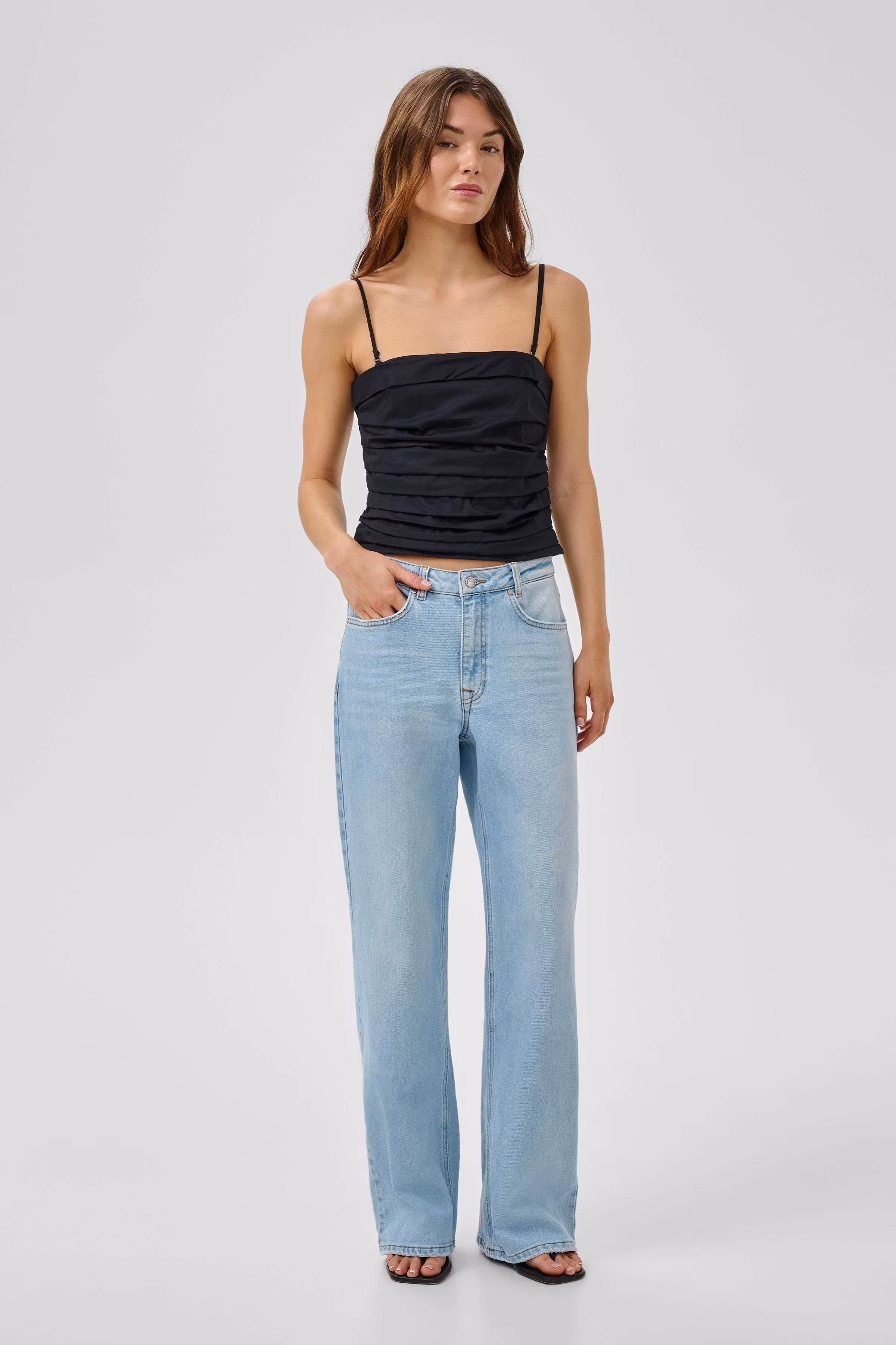 MWBella Top LOOKBOOK FRONT 10705337-100031