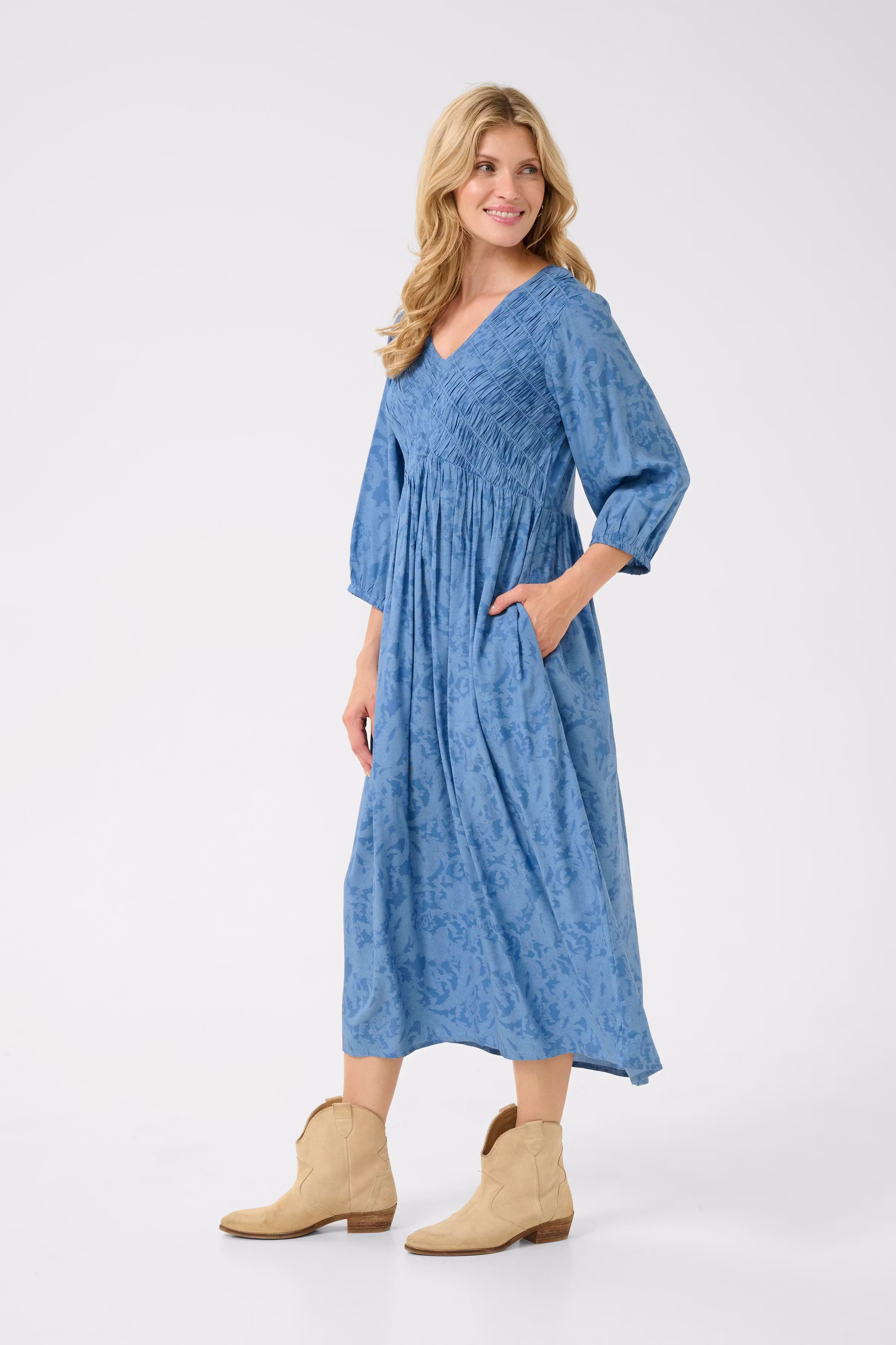 CRTiah Dress LOOKBOOK FRONT 10613476-107197