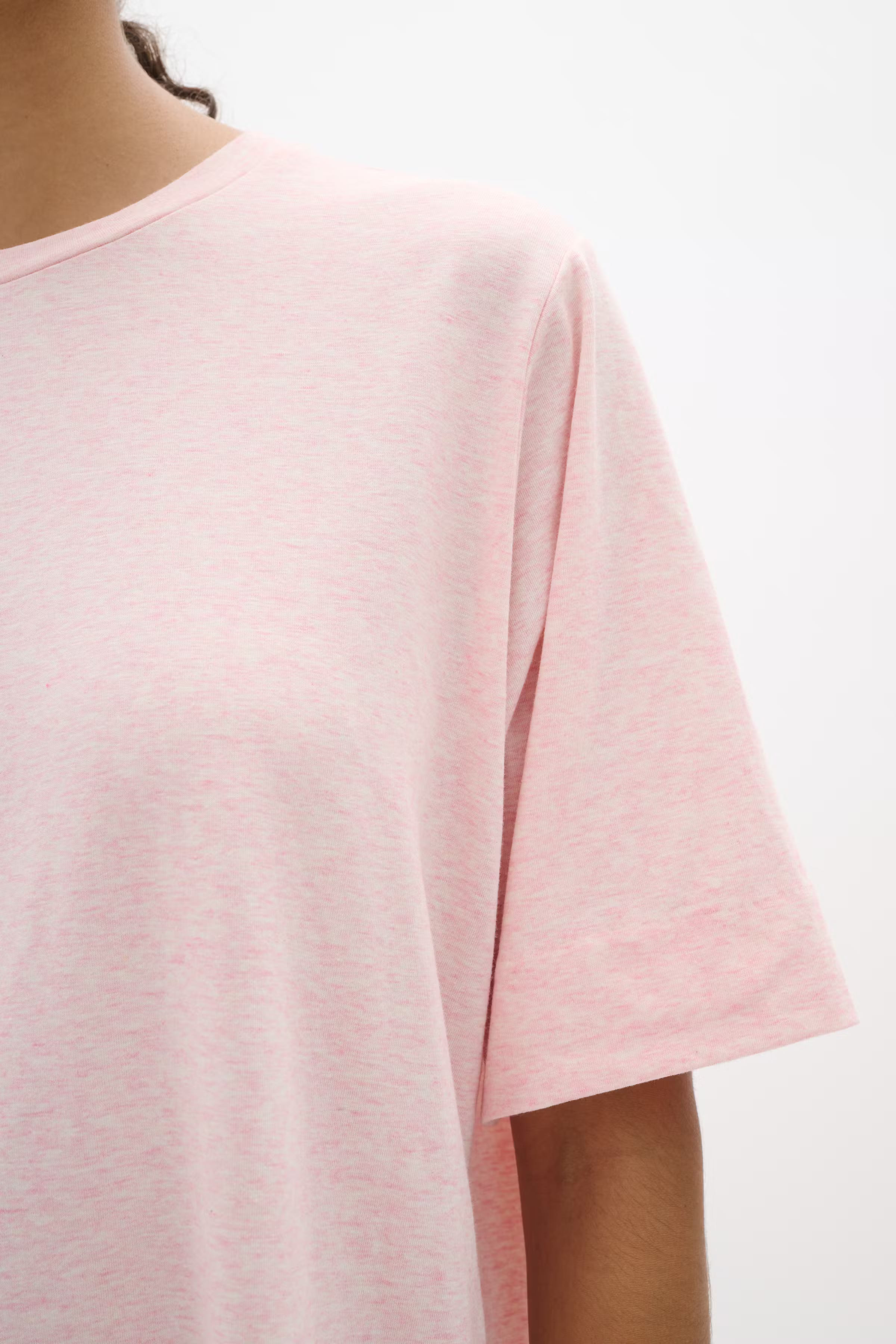 UtaIW T-shirt LOOKBOOK DETAIL 30110146-1419041