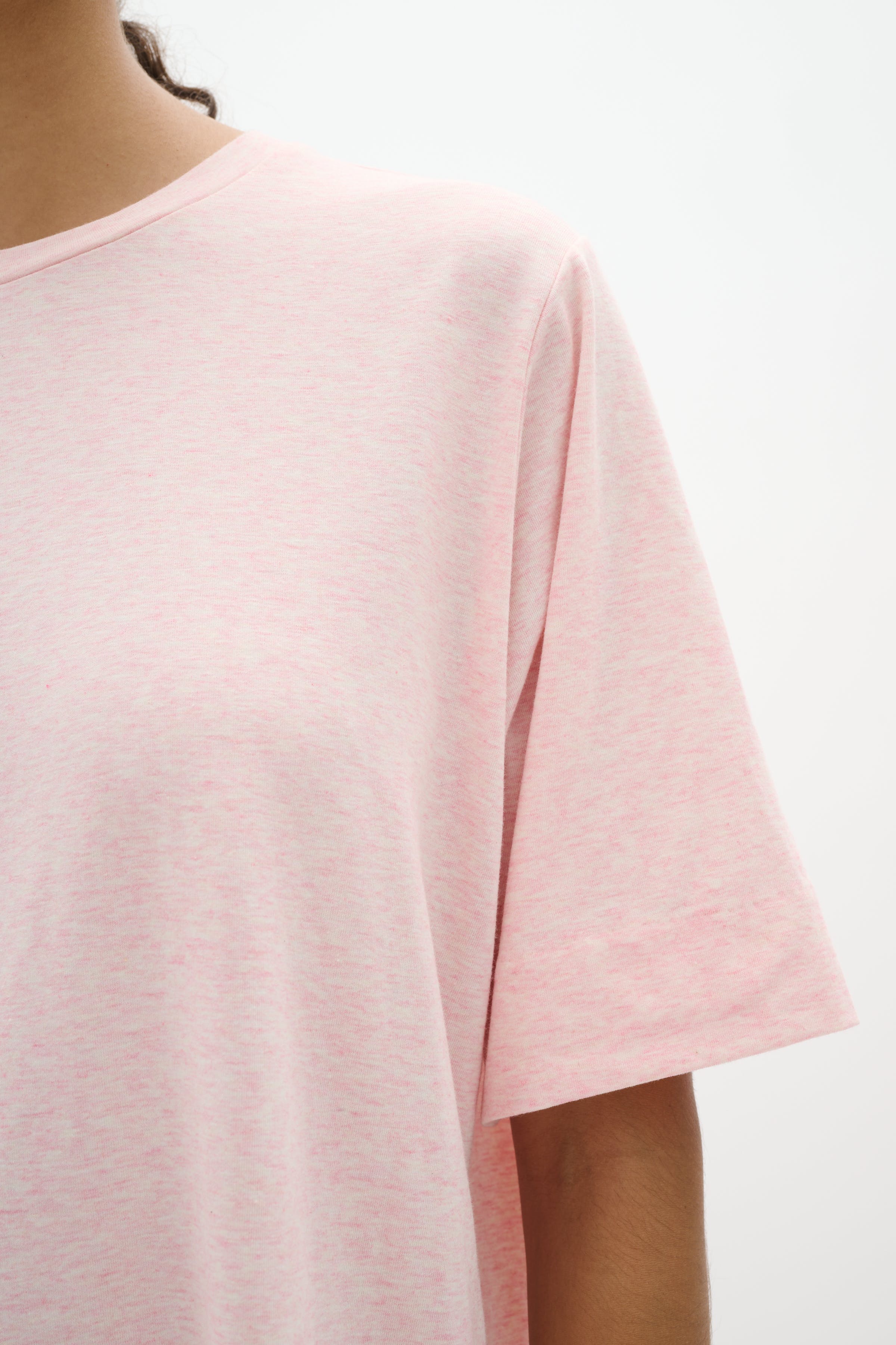 UtaIW T-shirt LOOKBOOK DETAIL 30110146-1419041