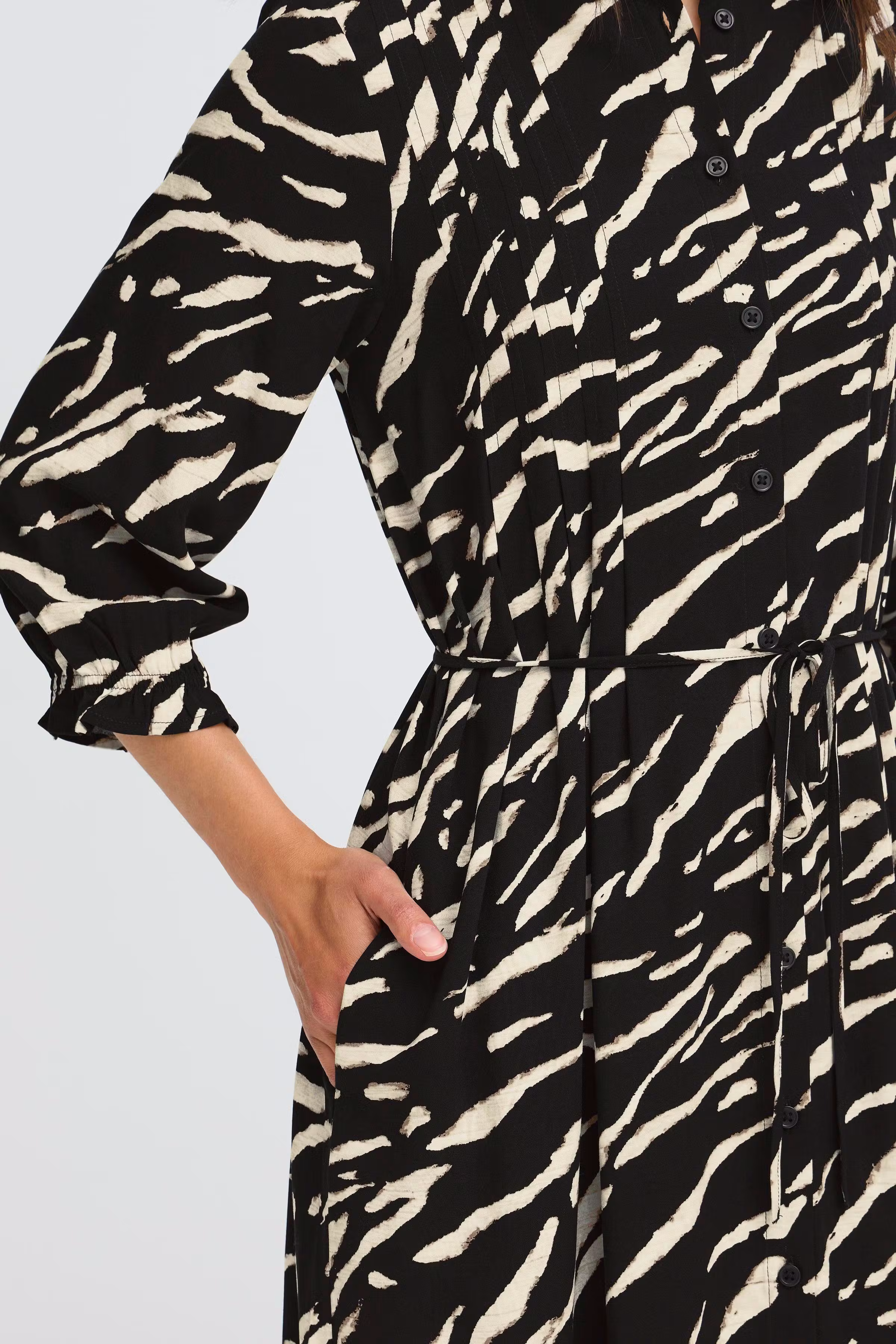 FRFLOWY Kjole LOOKBOOK DETAIL 20614107-205126