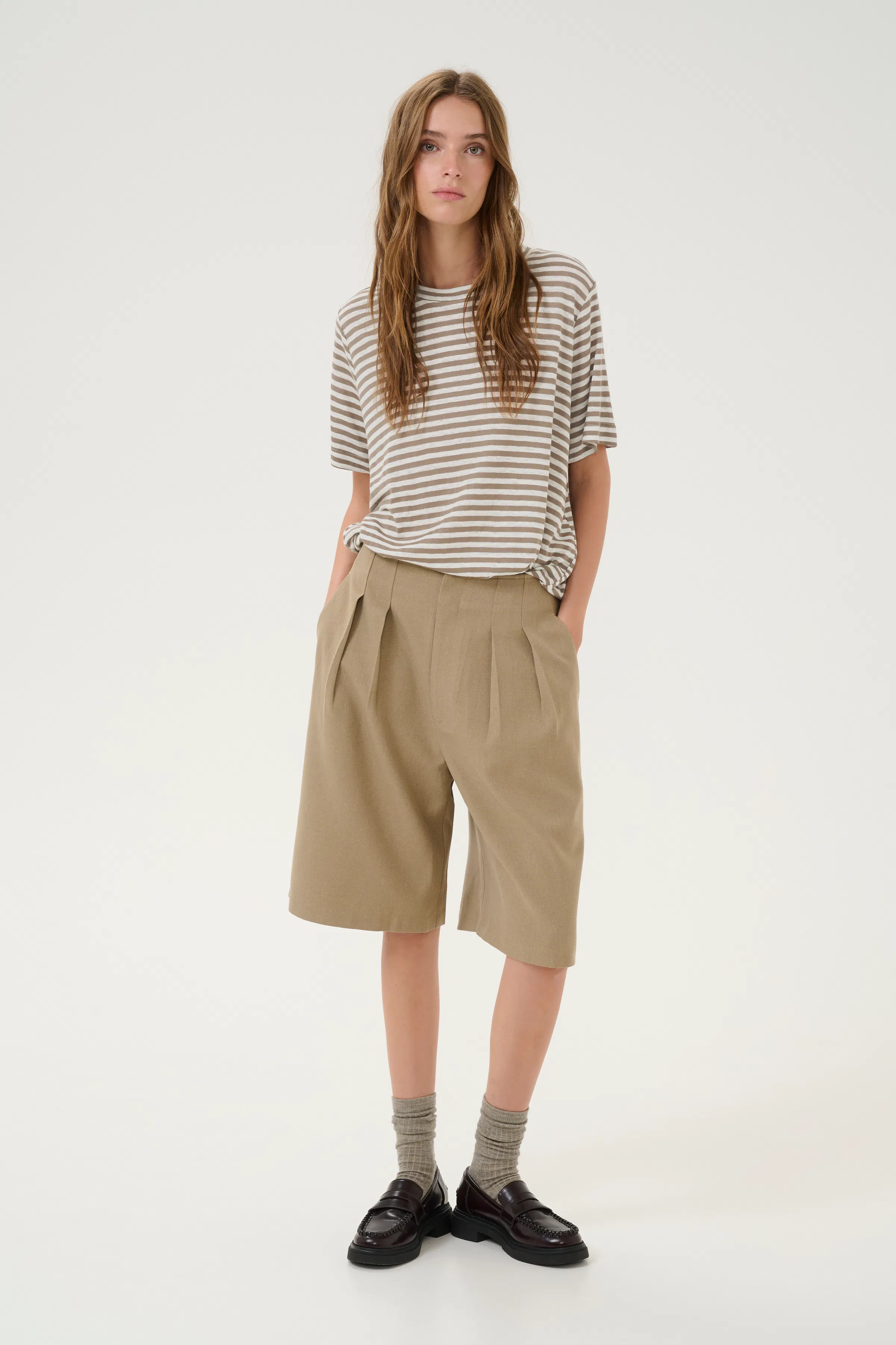 LisaMW Linen T-shirt LOOKBOOK FRONT 10704599-107480