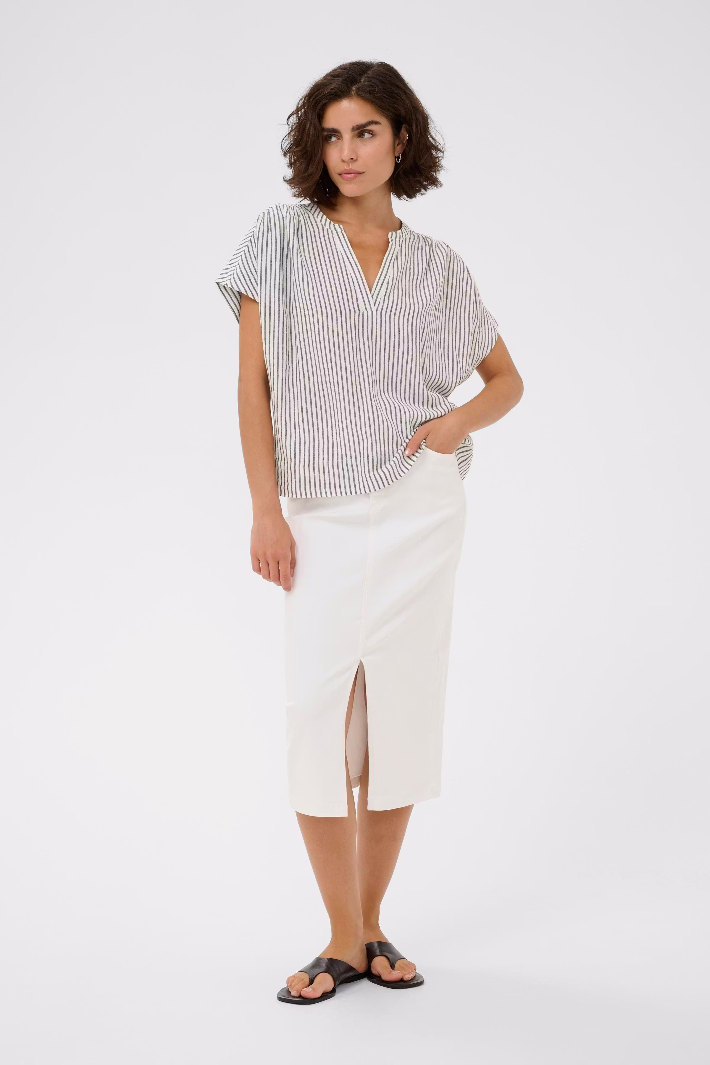 KAmilia Linne Top LOOKBOOK FRONT 10509670-105465
