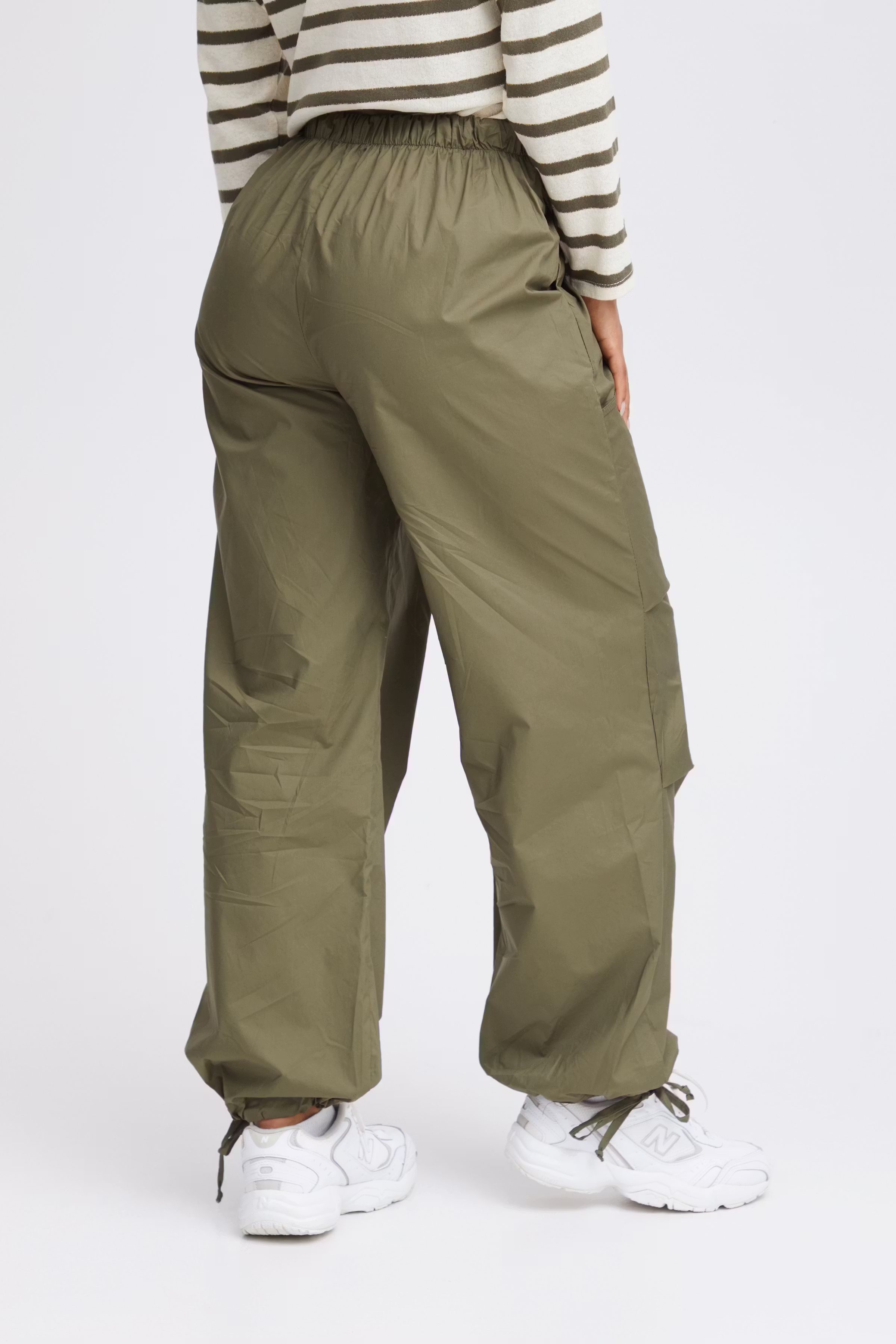 SBFABRINA Broek LOOKBOOK BACK 22100510-190312