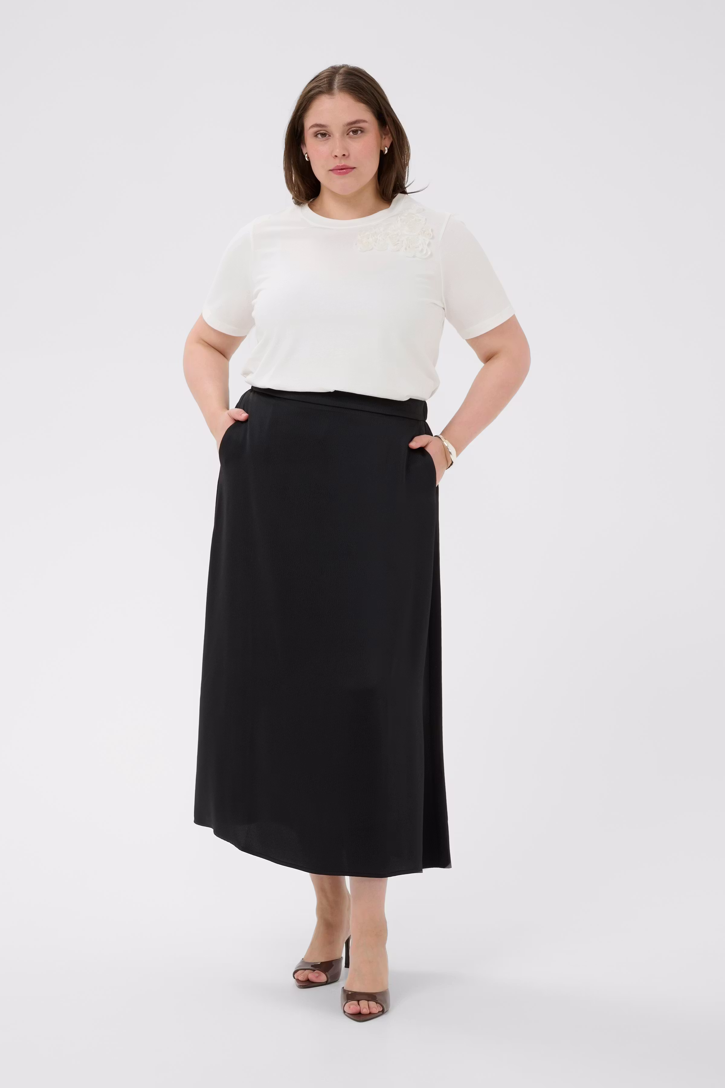 KClucie T-shirt LOOKBOOK FRONT 10584025-110602