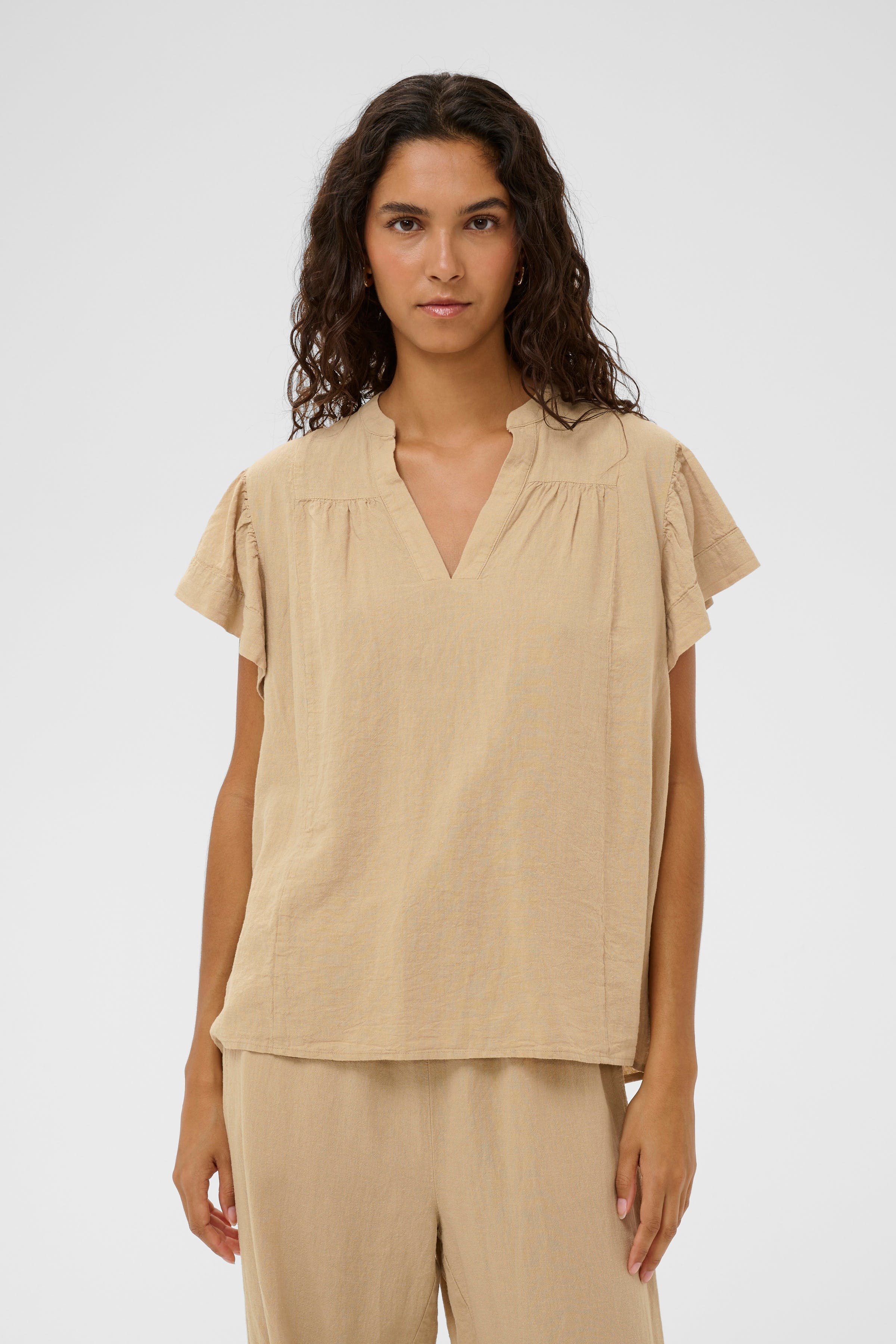 SLAria Bluse LOOKBOOK FRONT 30408976-151307