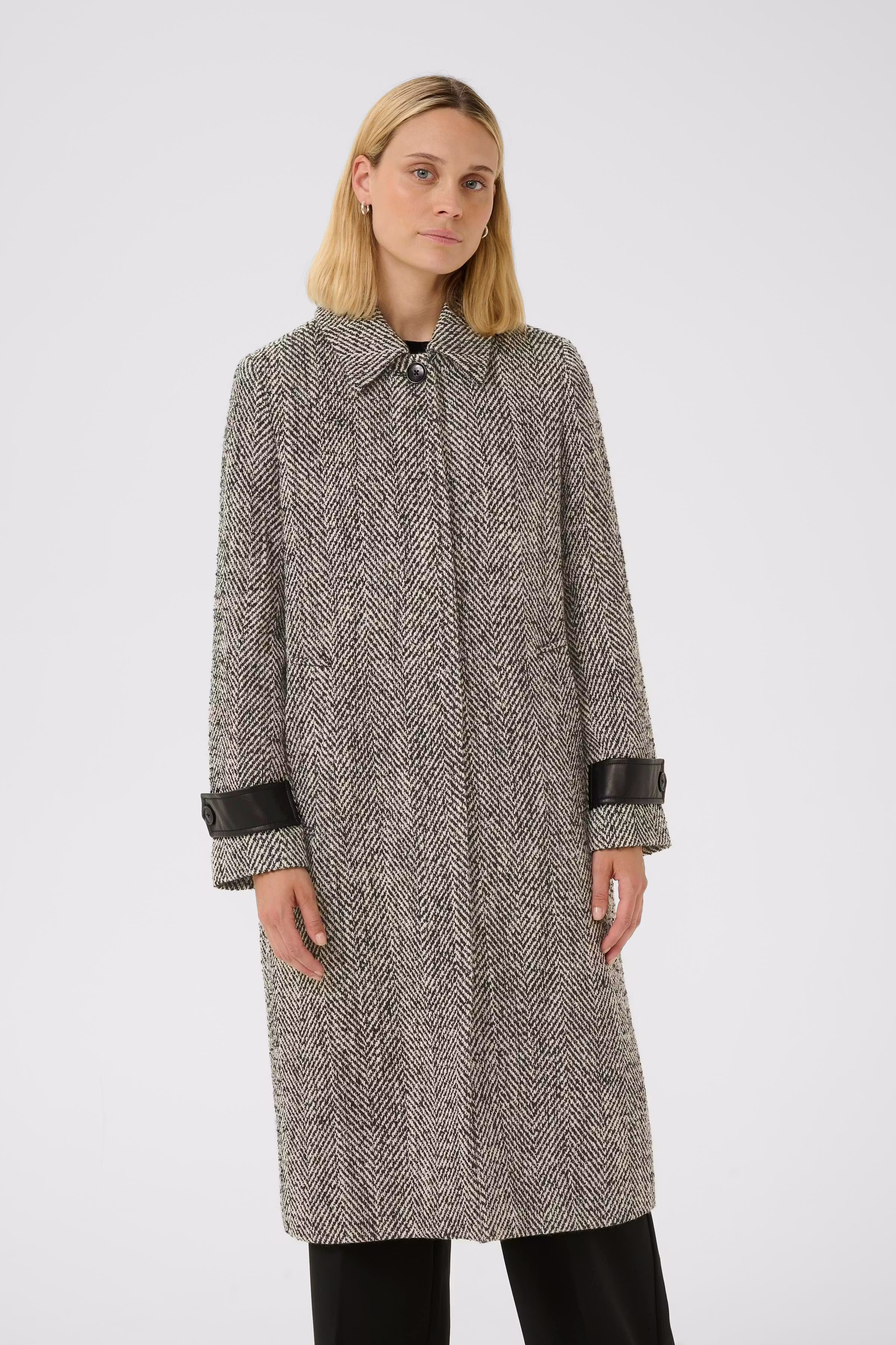 SybillePW Mantel LOOKBOOK FRONT 30309746-303900