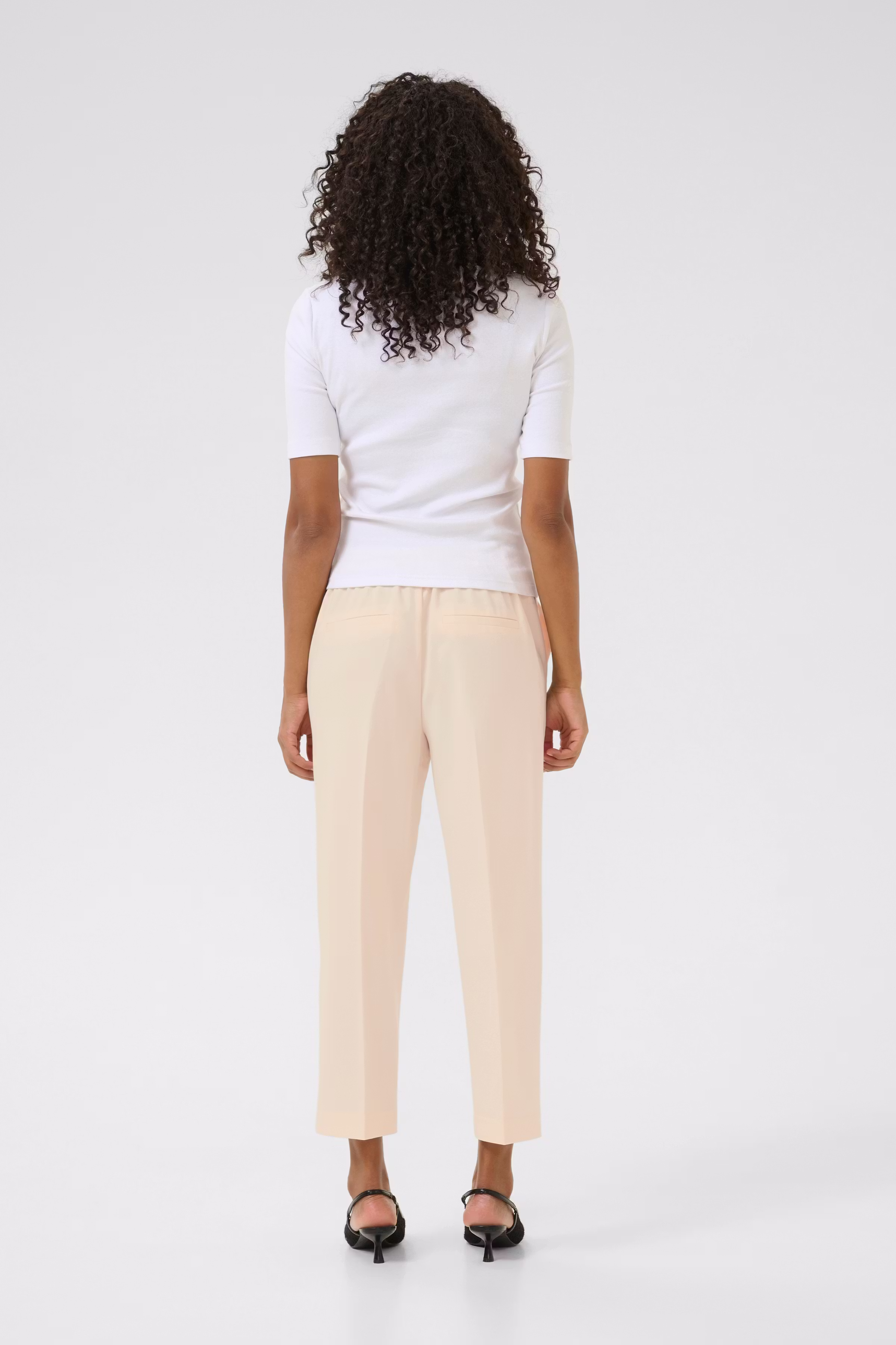 KAsakura Cropped Hose LOOKBOOK BACK 10506127-110105