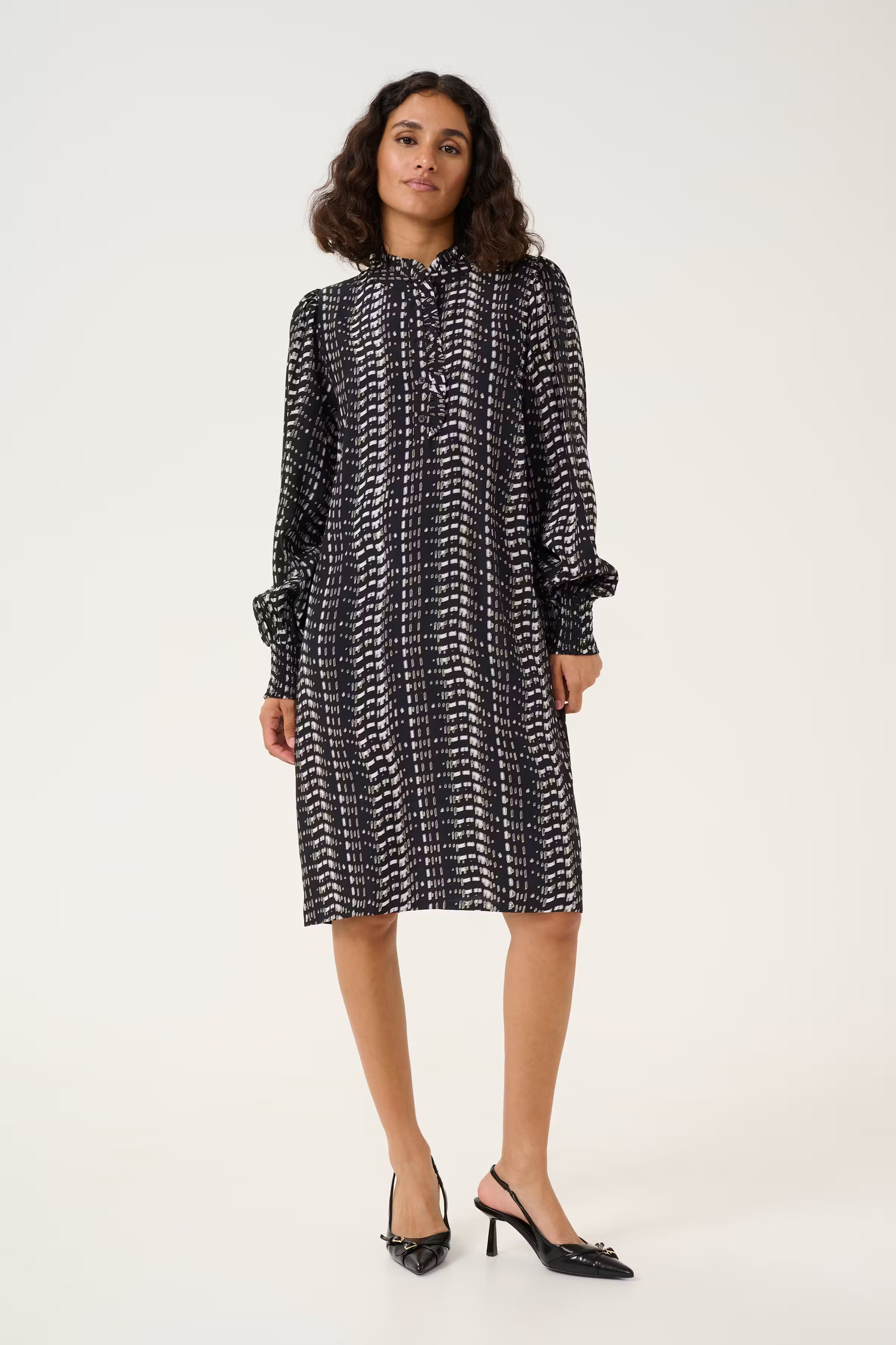 KAalice Dress LOOKBOOK FRONT 10509404-106972