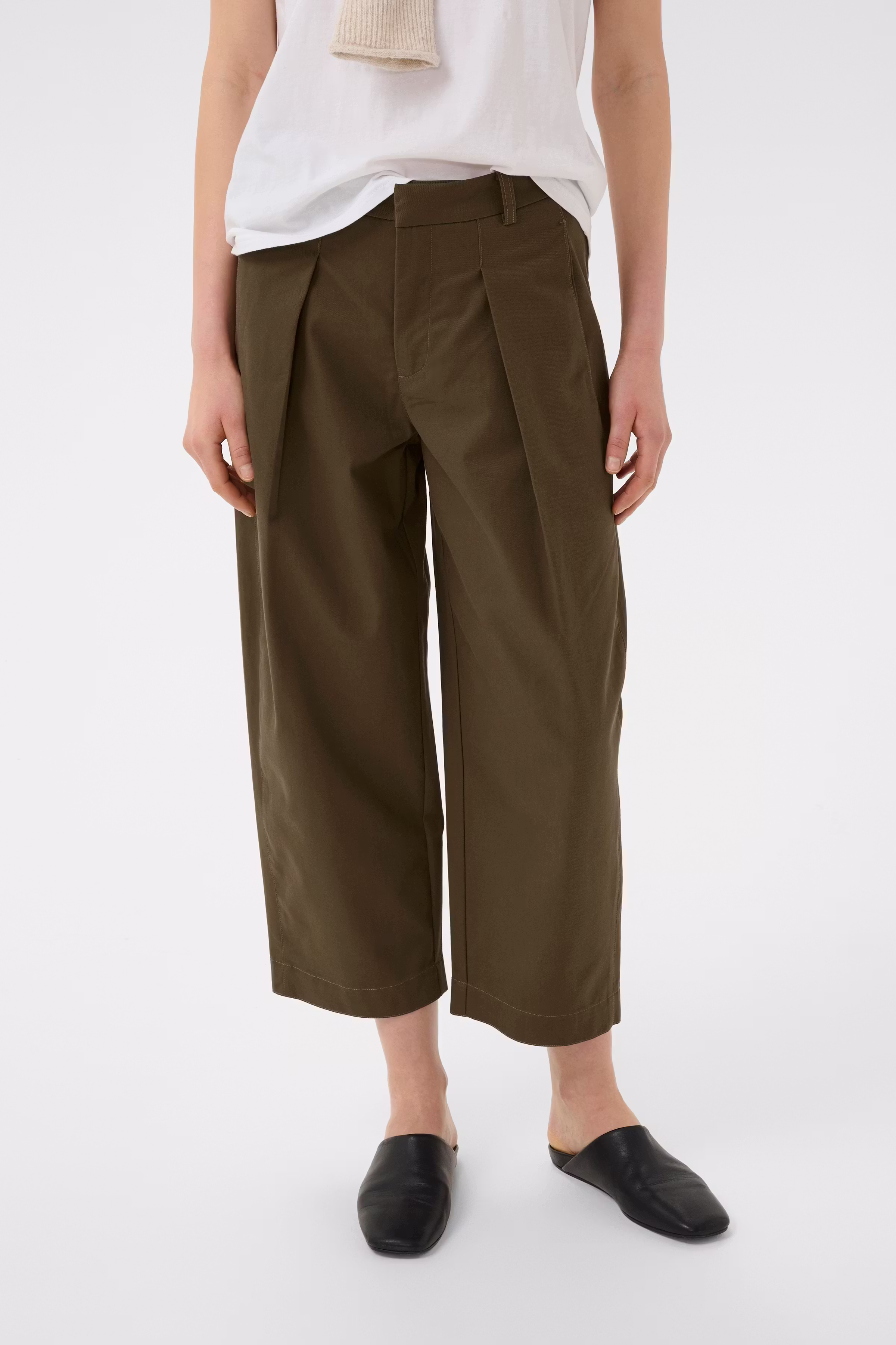TinikkaIW Cropped Trousers LOOKBOOK FRONT 30111258-180201