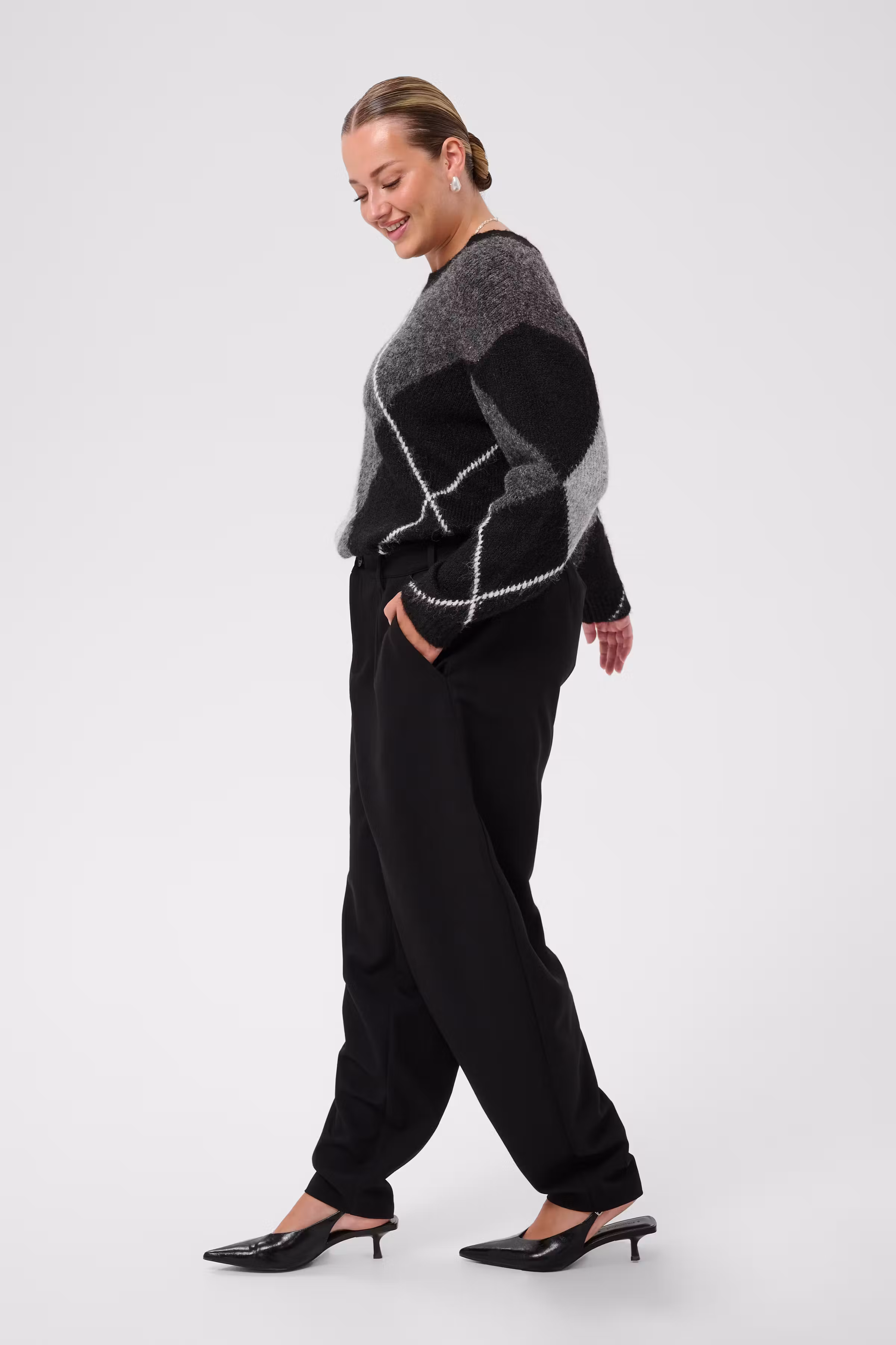 KCsakira Trousers LOOKBOOK DETAIL 10584442-100121