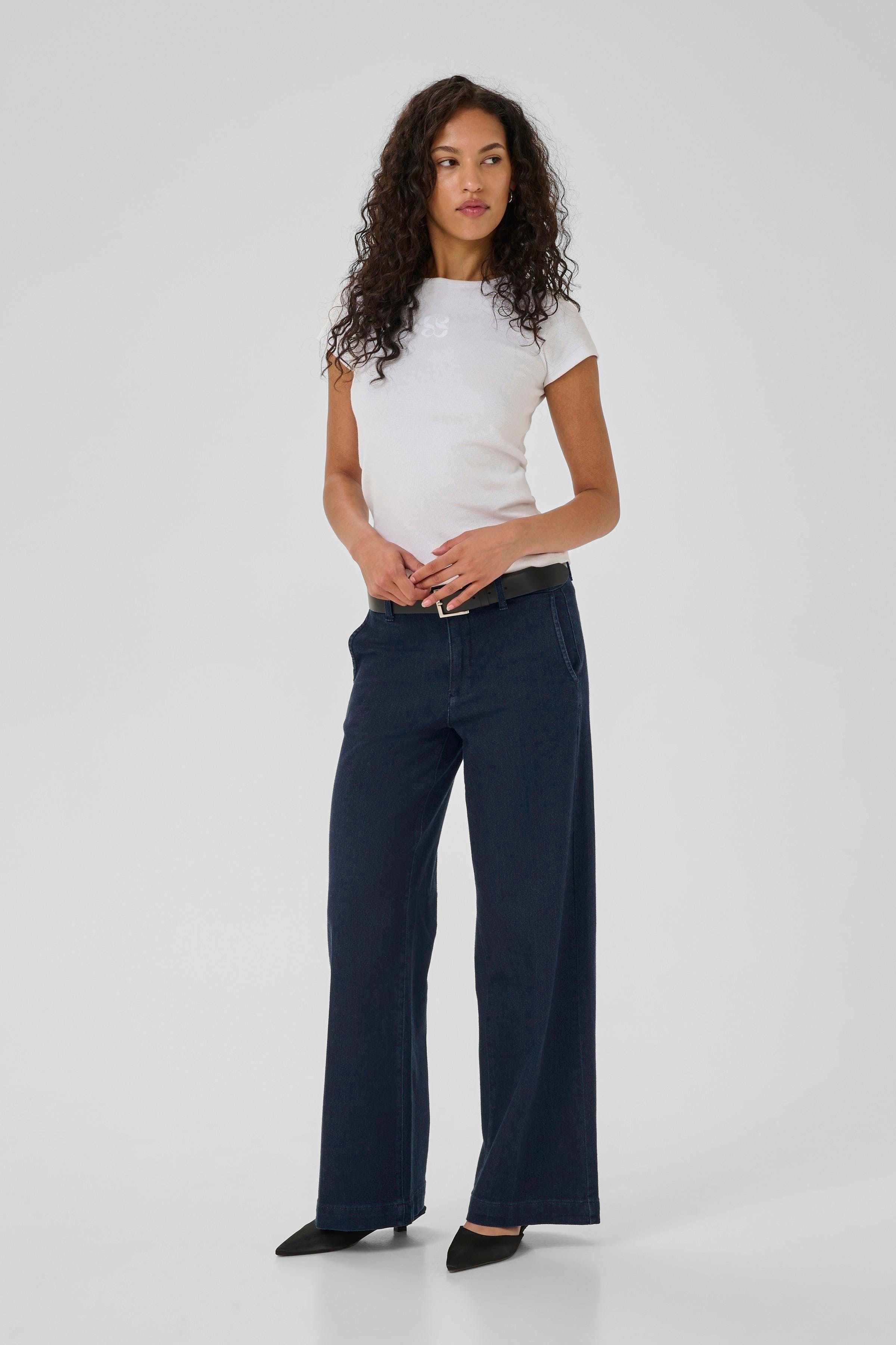 MWSoffi Mid X-Wide LOOKBOOK FRONT 10705238-100067