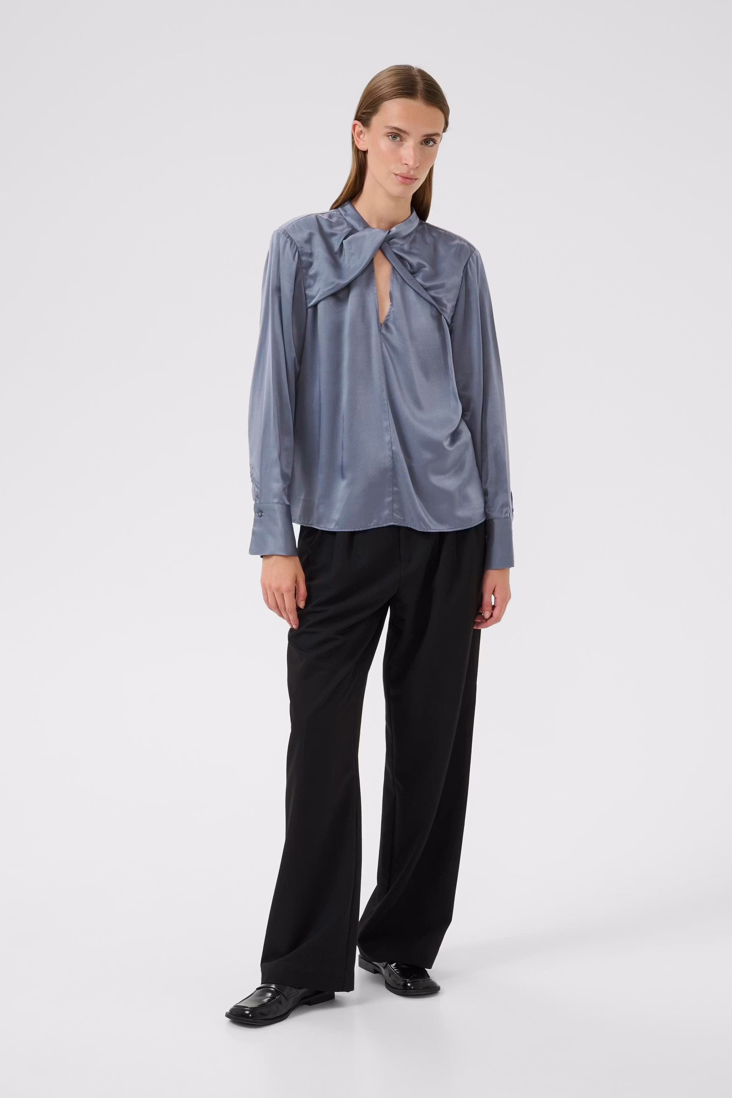 KBBlanca Blouse LOOKBOOK FRONT 10105631-183910