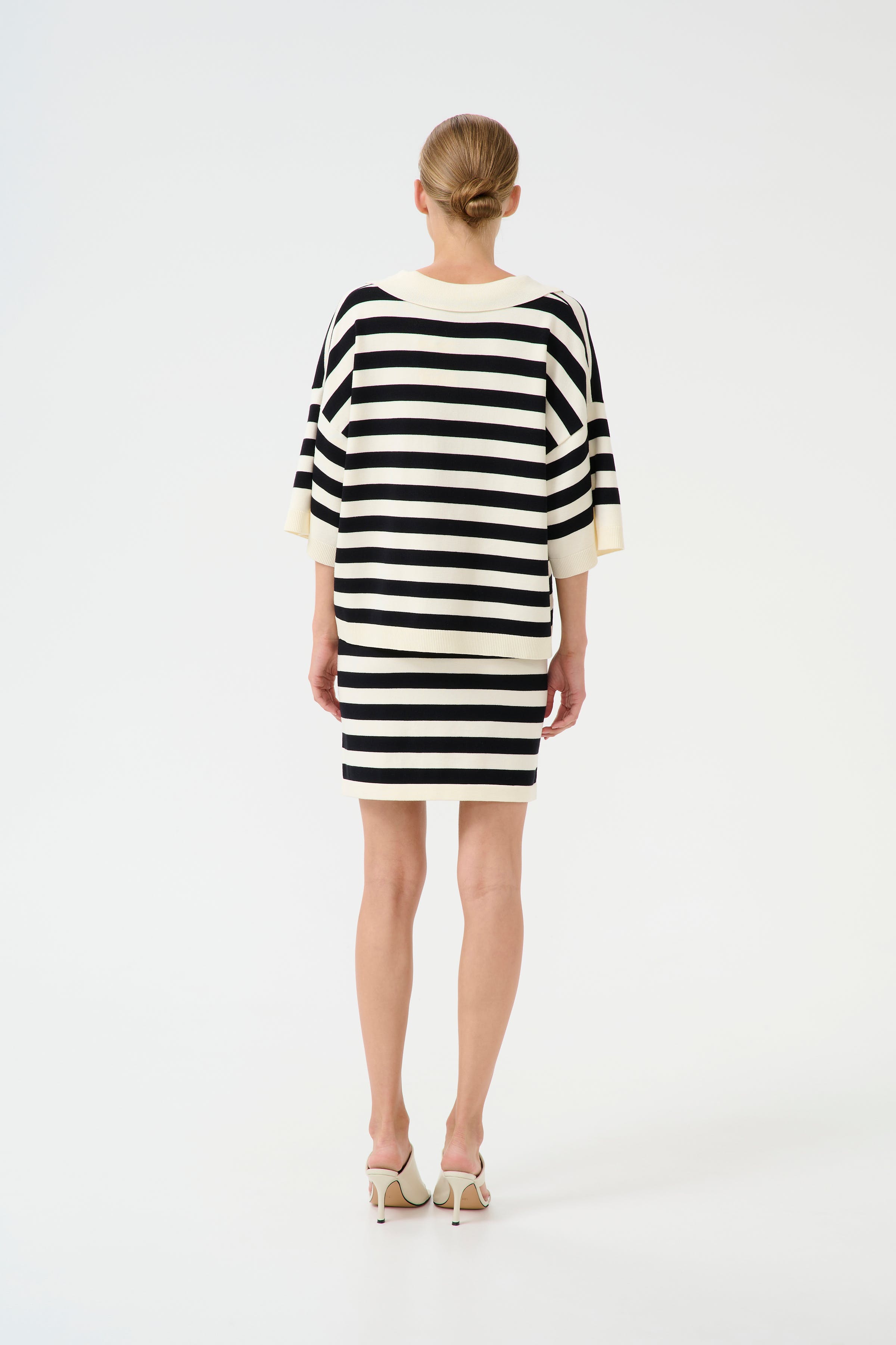 GZalli Rock LOOKBOOK BACK 10910129-107569