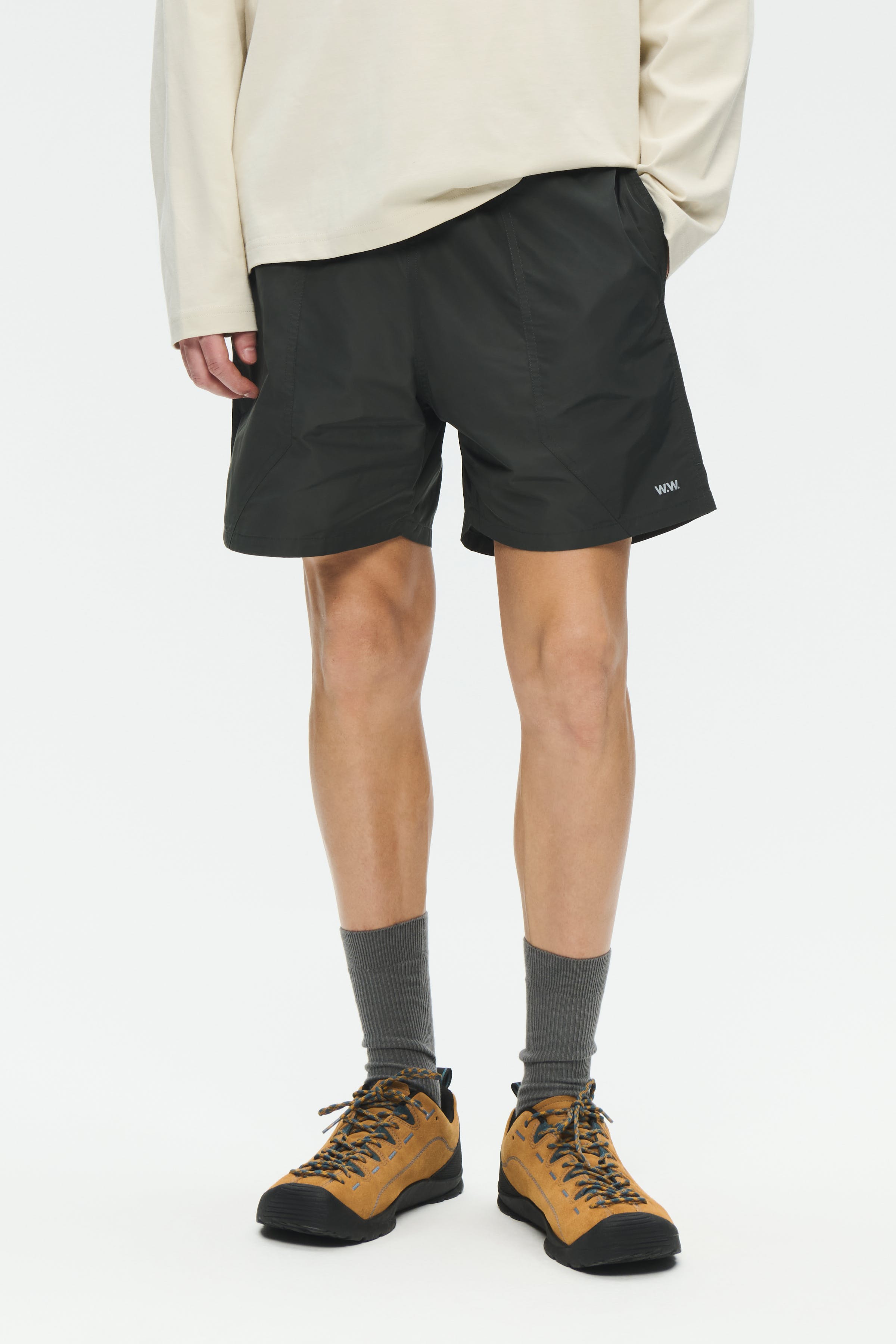 WWMat Shorts LOOKBOOK FRONT 30252064-194305