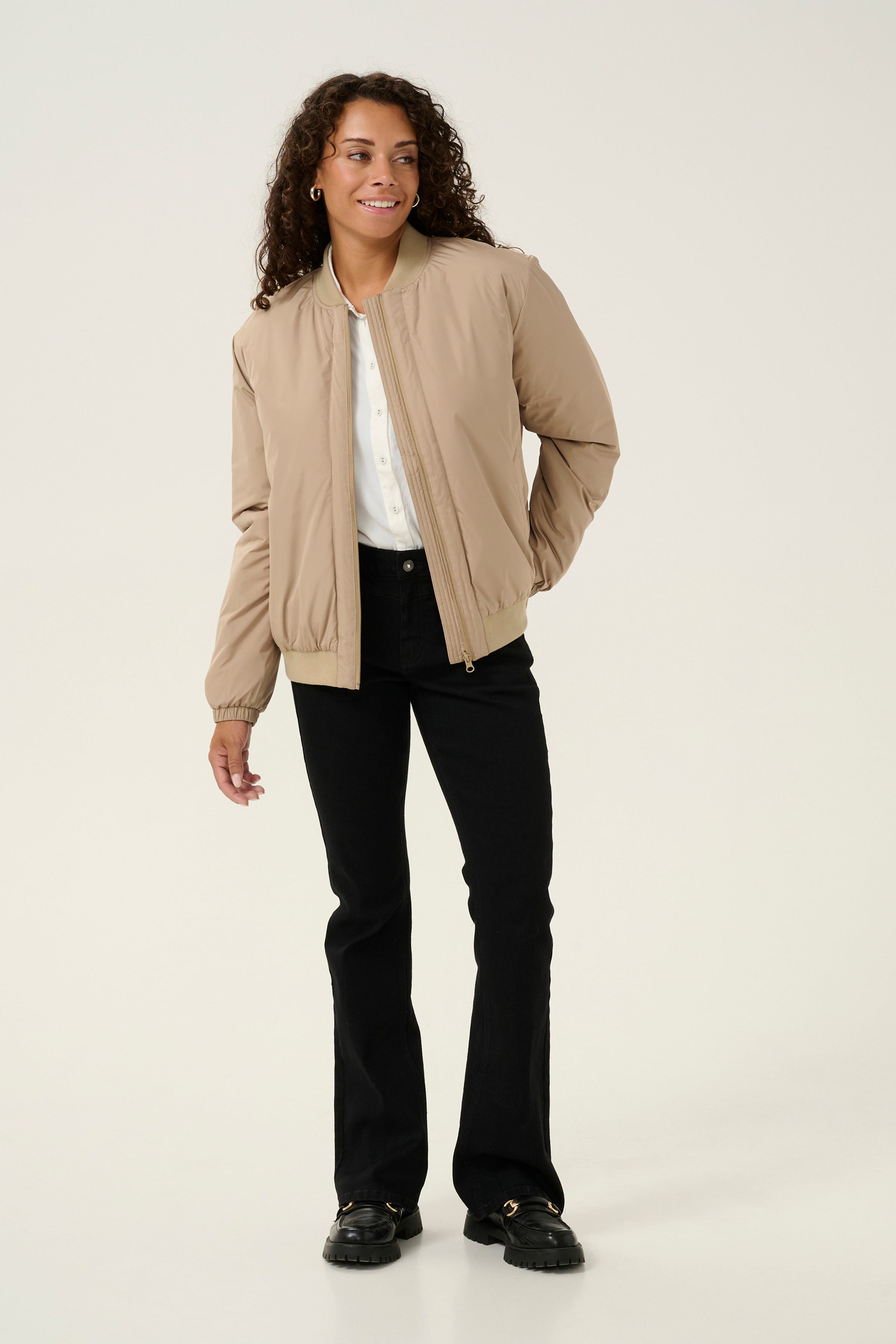 CRArwen Bomber Jacke LOOKBOOK FRONT 10613654-171312