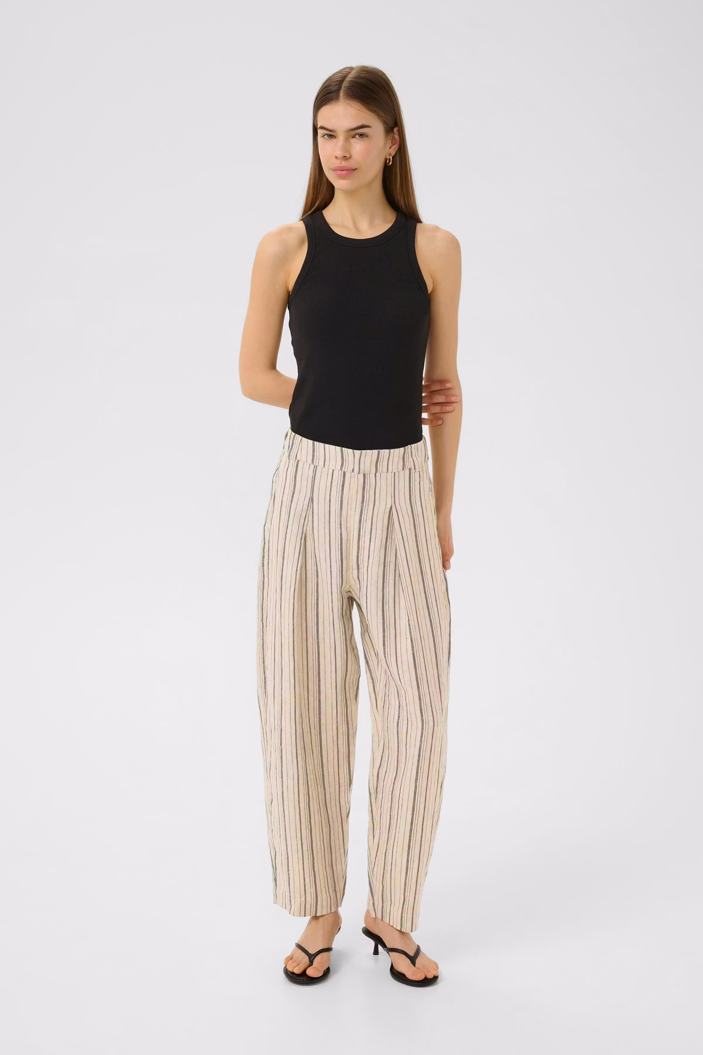 DallyIW Bukser LOOKBOOK FRONT 30110722-300667