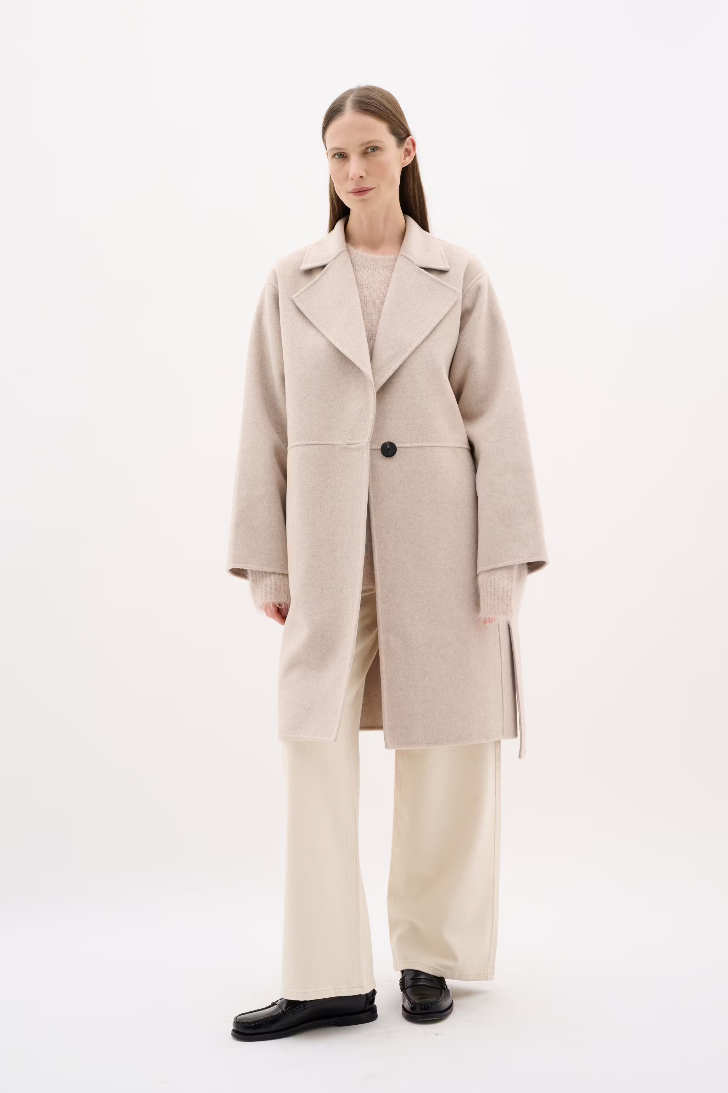 YillaIW Mantel LOOKBOOK FRONT 30110609-300002