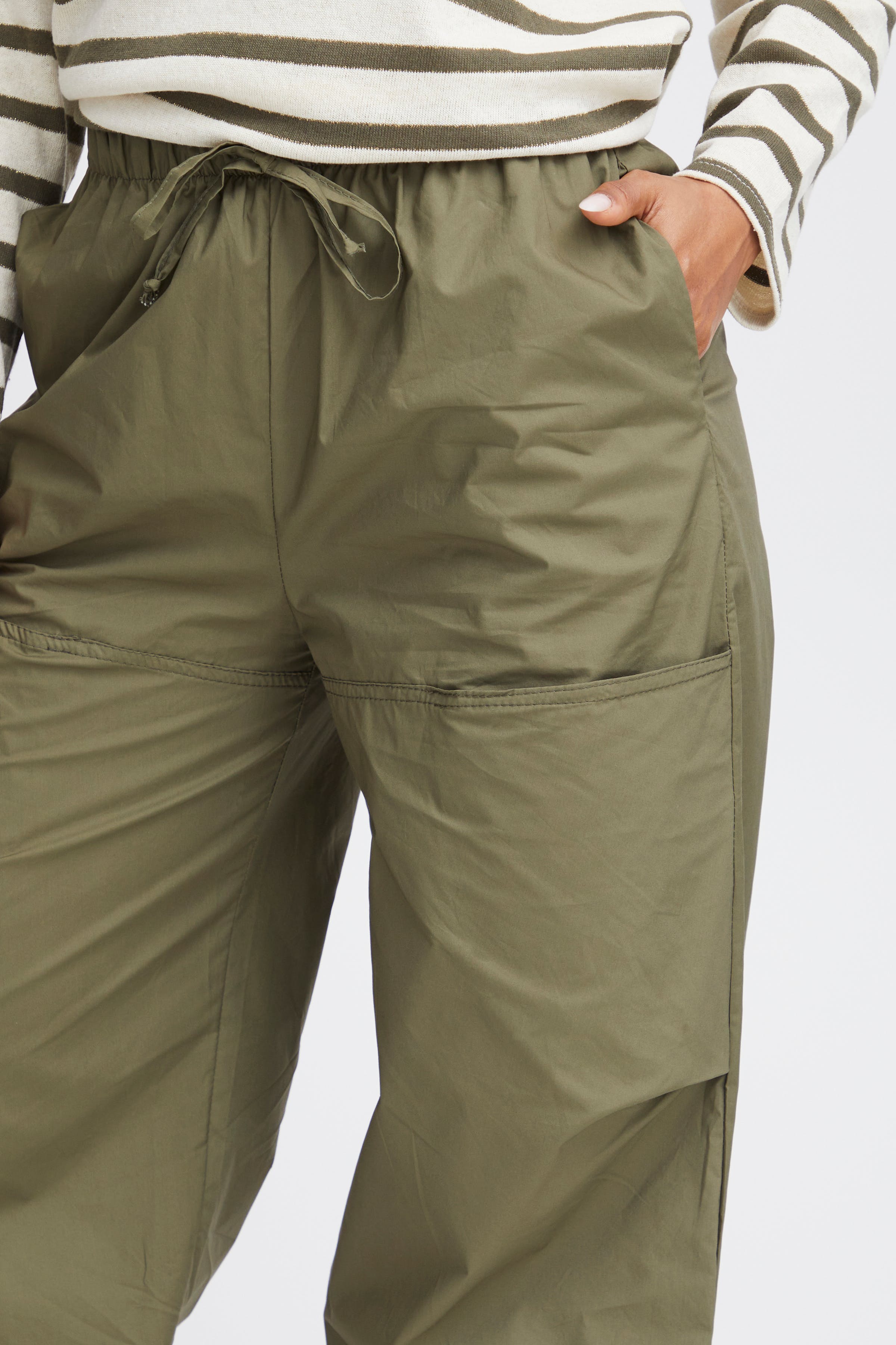 SBFABRINA Byxor LOOKBOOK DETAIL 22100510-190312