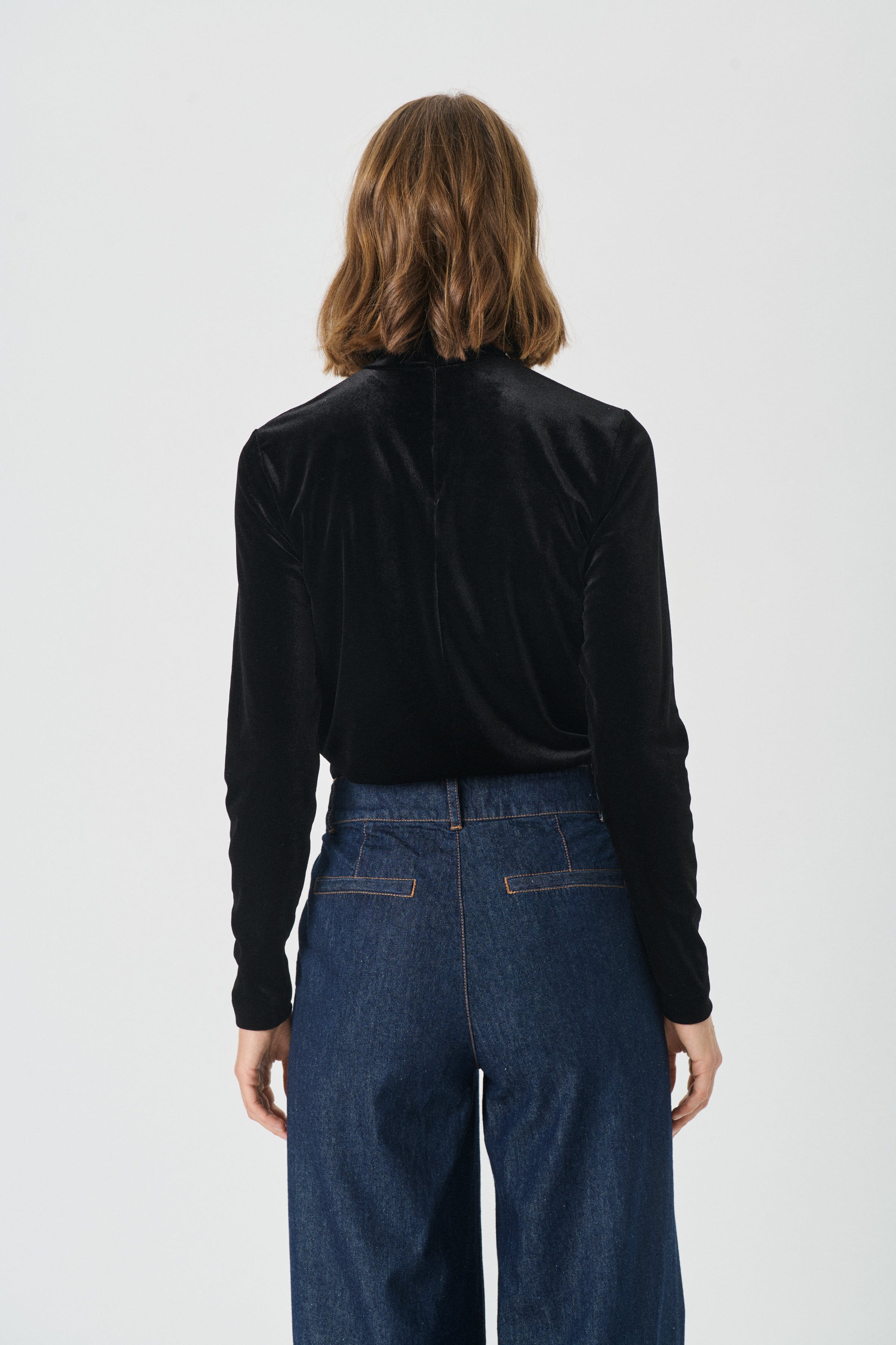 MonePW Velvet Pullover LOOKBOOK BACK 30309208-194008