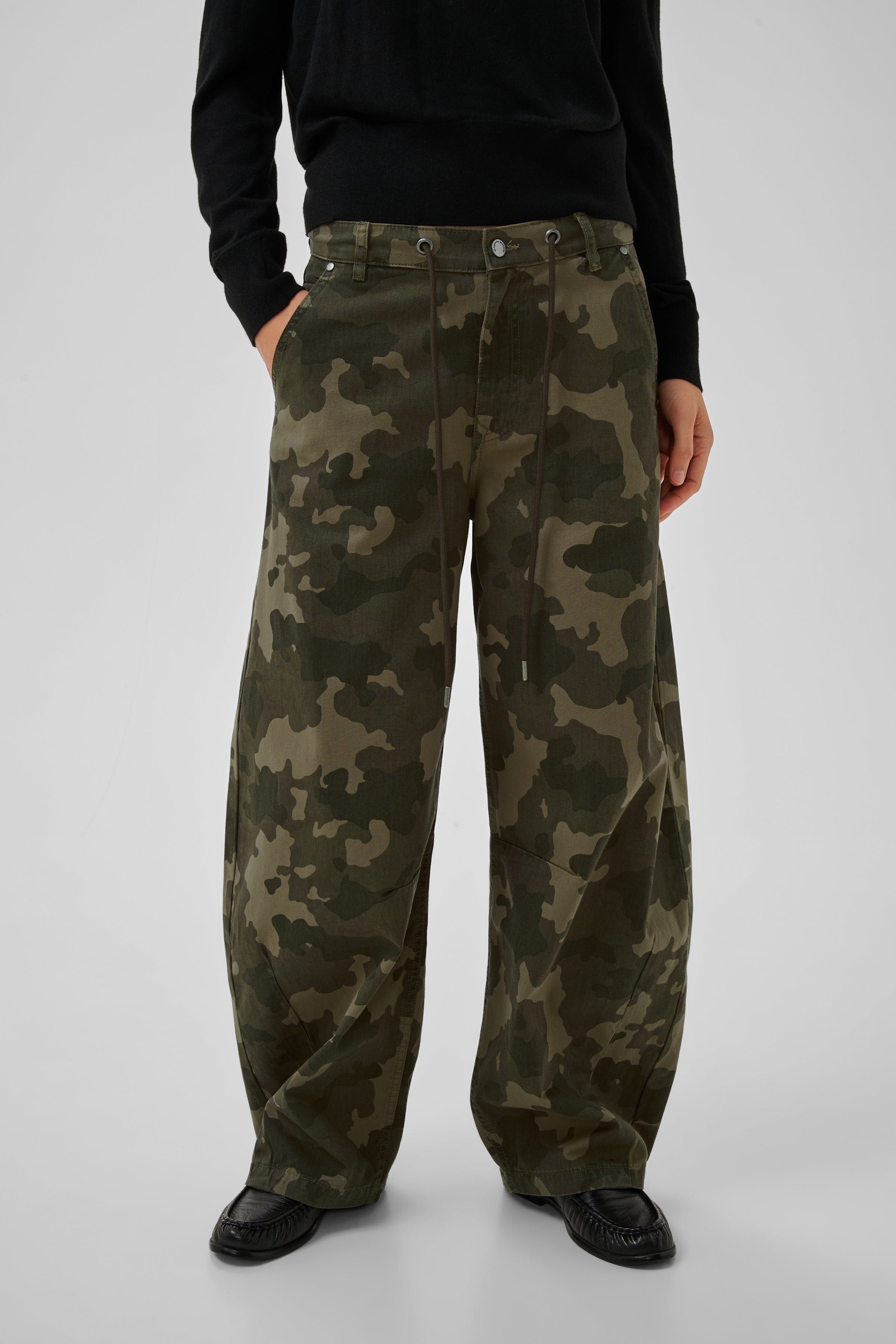 MWFro Camouflage barrelbyxor LOOKBOOK DETAIL 10706123-1000992