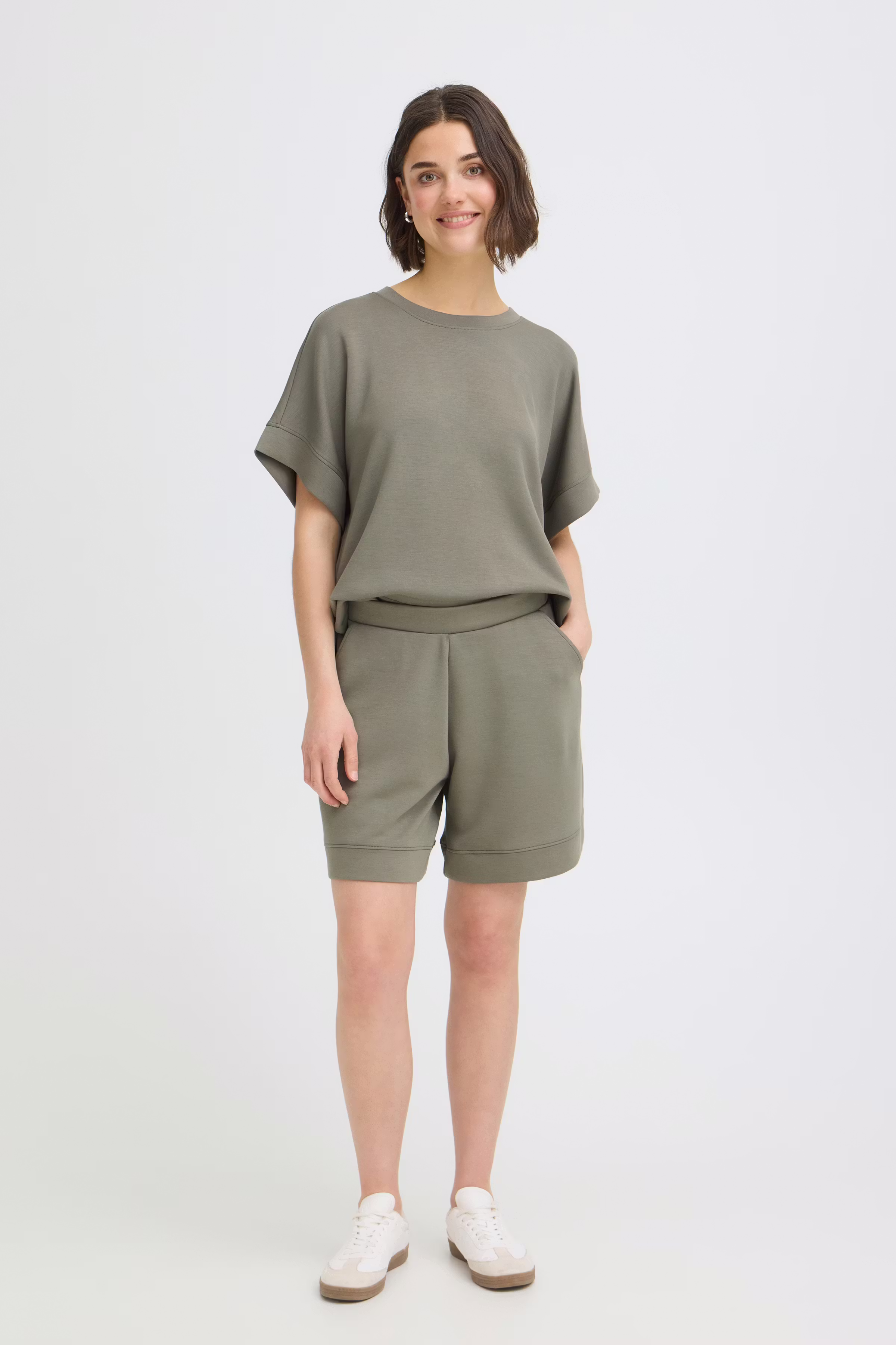 FRAURORA Shorts LOOKBOOK FRONT 20617746-180516