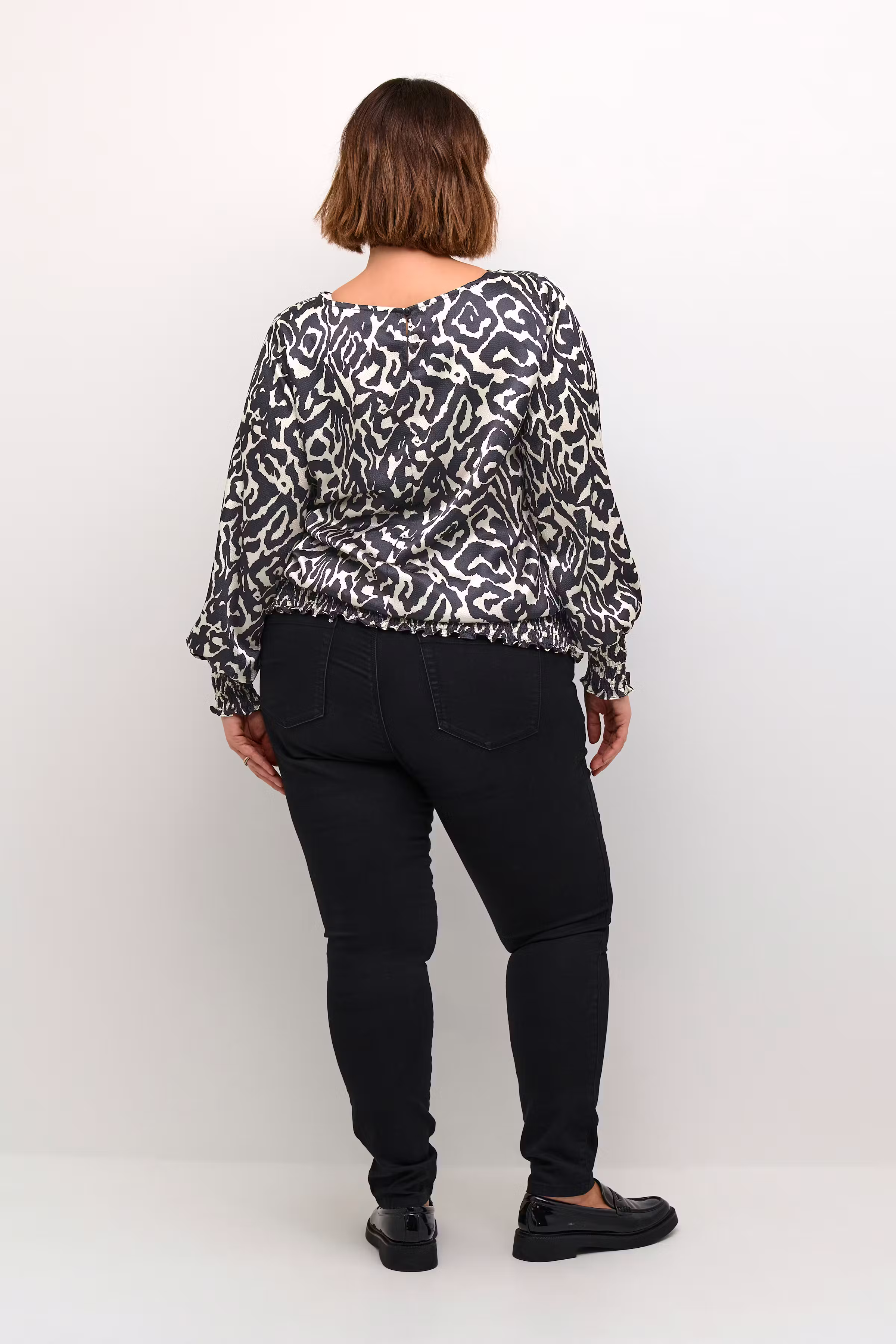 KCmathilda Bluse LOOKBOOK BACK 10582768-106728