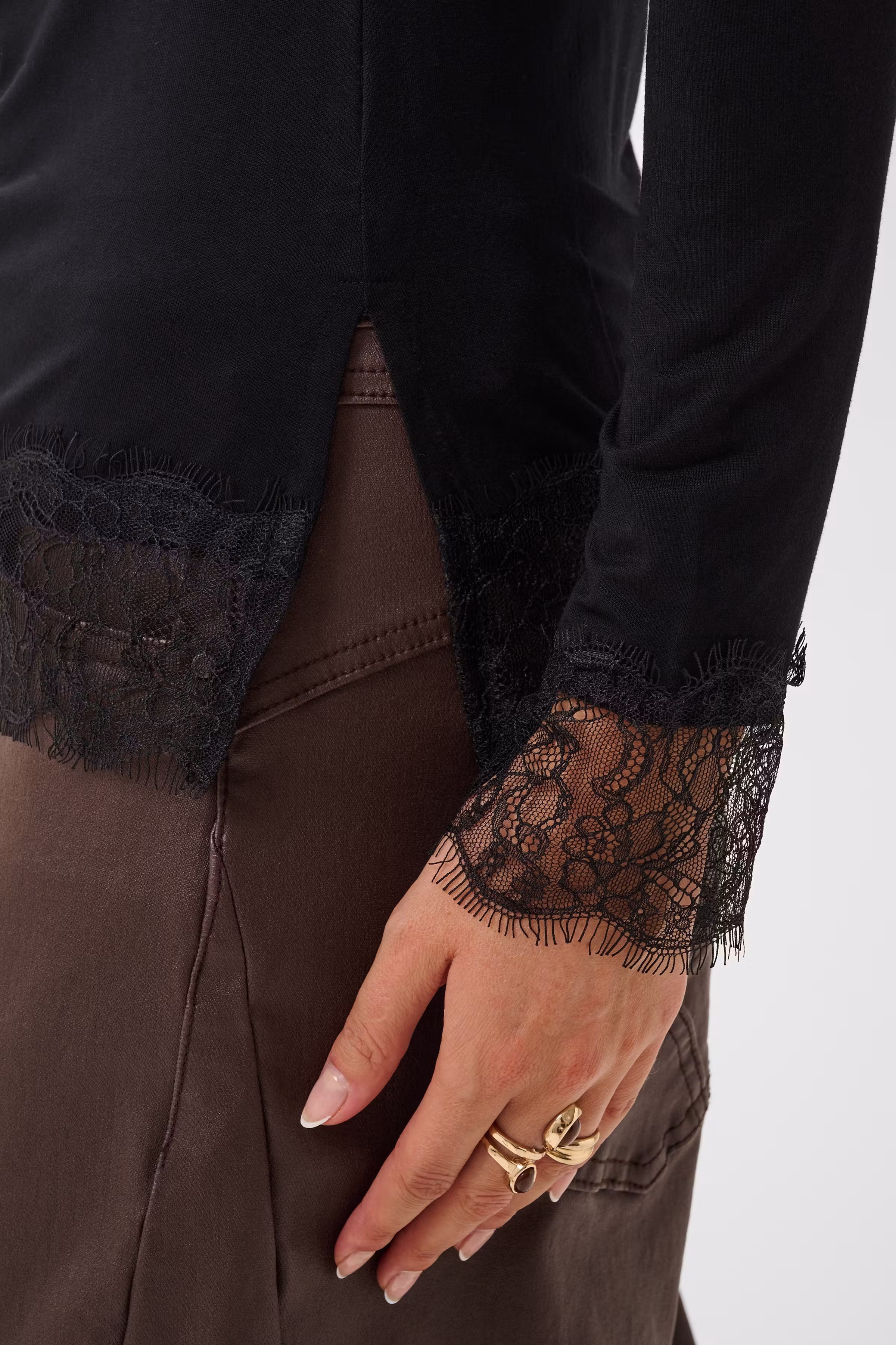 CRAlvaia Top LOOKBOOK DETAIL 10615771-100120