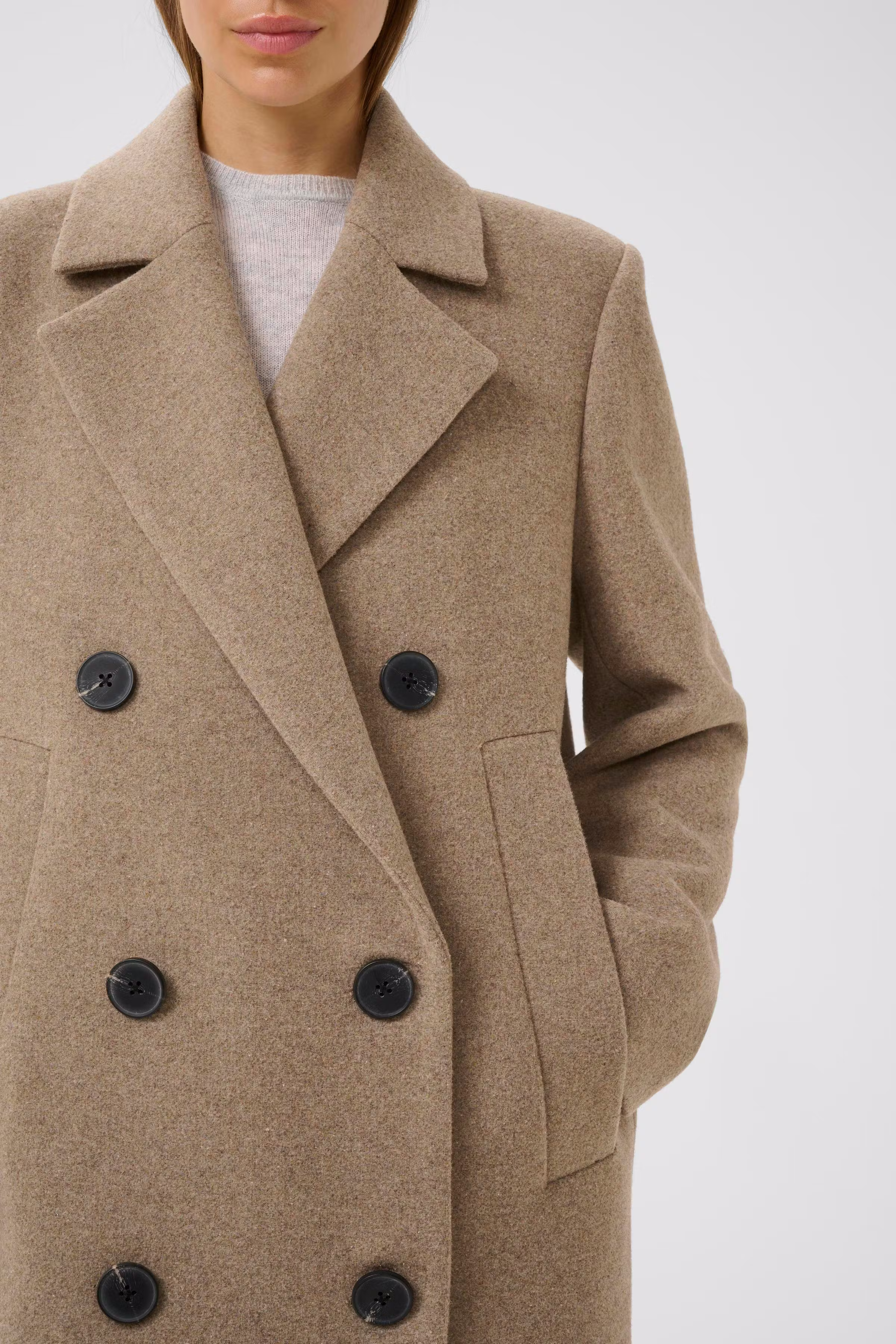 YunahIW Mantel LOOKBOOK DETAIL 30110610-1813041