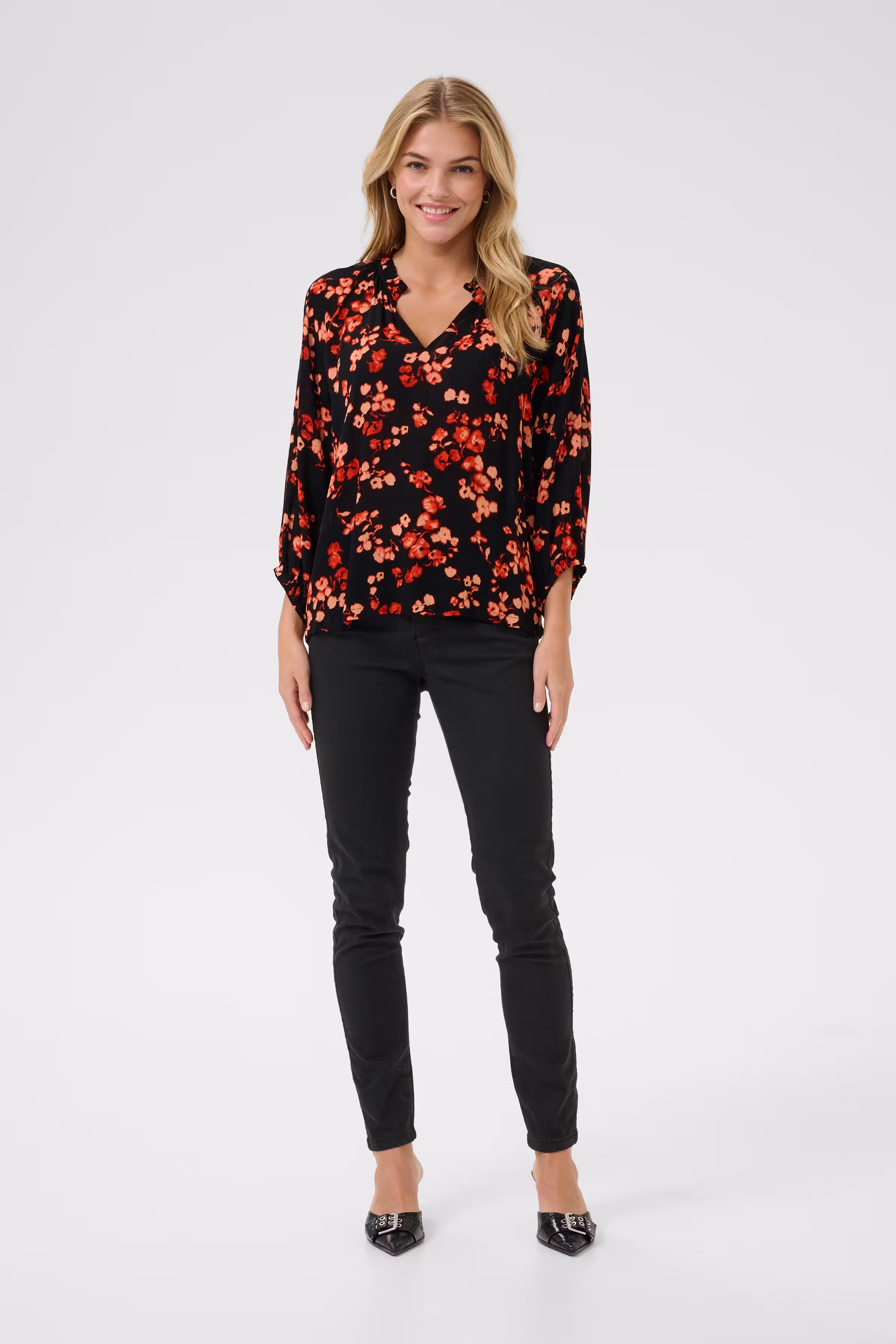 KAtine Blouse LOOKBOOK FRONT 10510168-107786