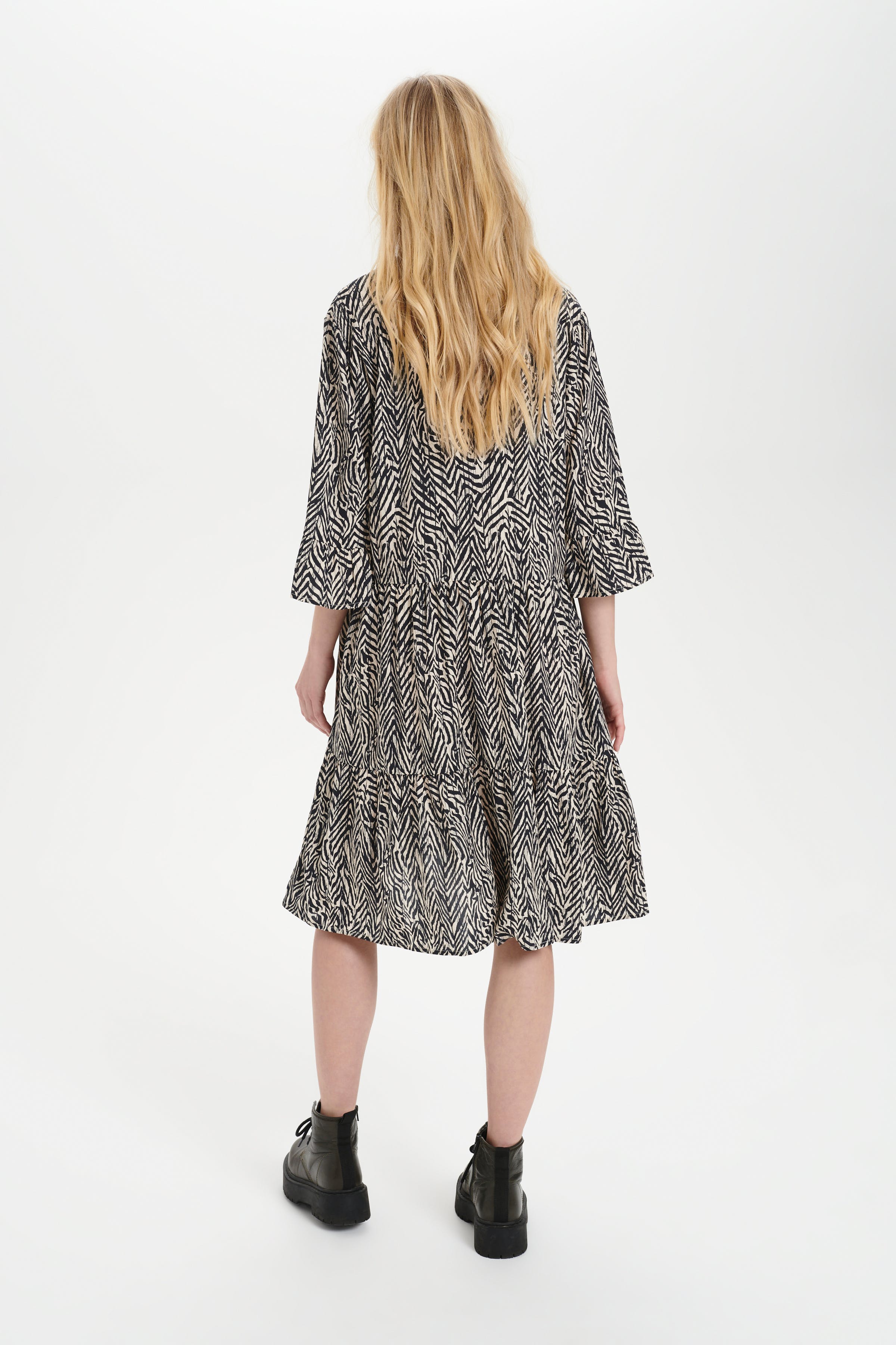 EdaSZ Kleid LOOKBOOK BACK 30510220-600240