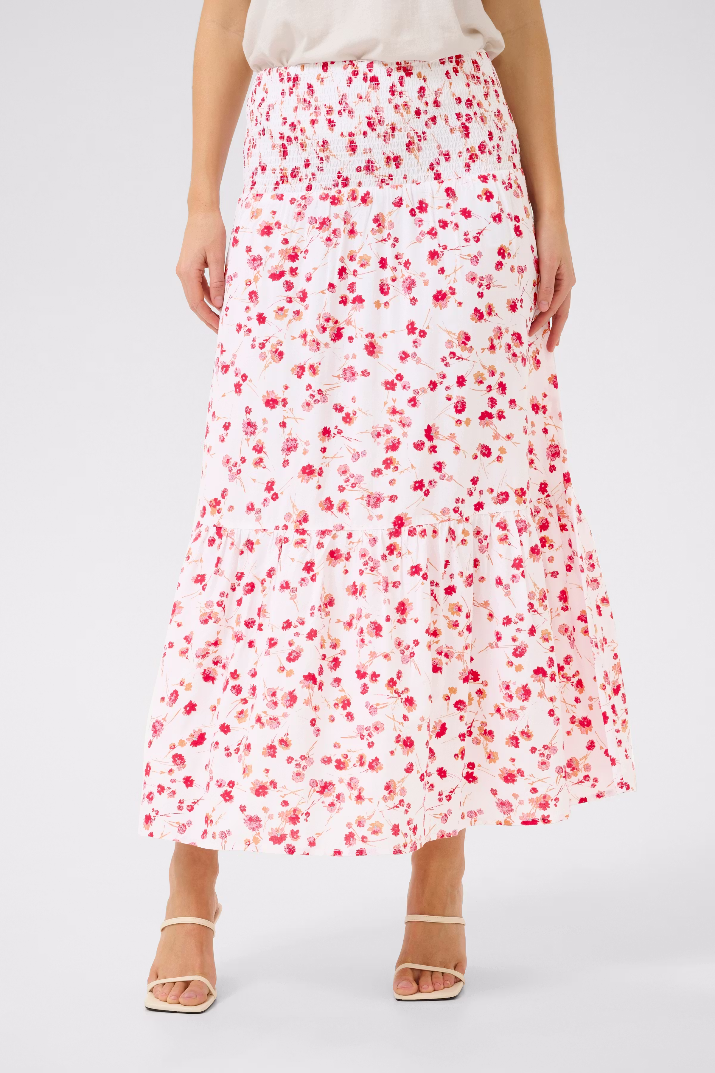 CRTiah Skirt LOOKBOOK FRONT 10612774-107535