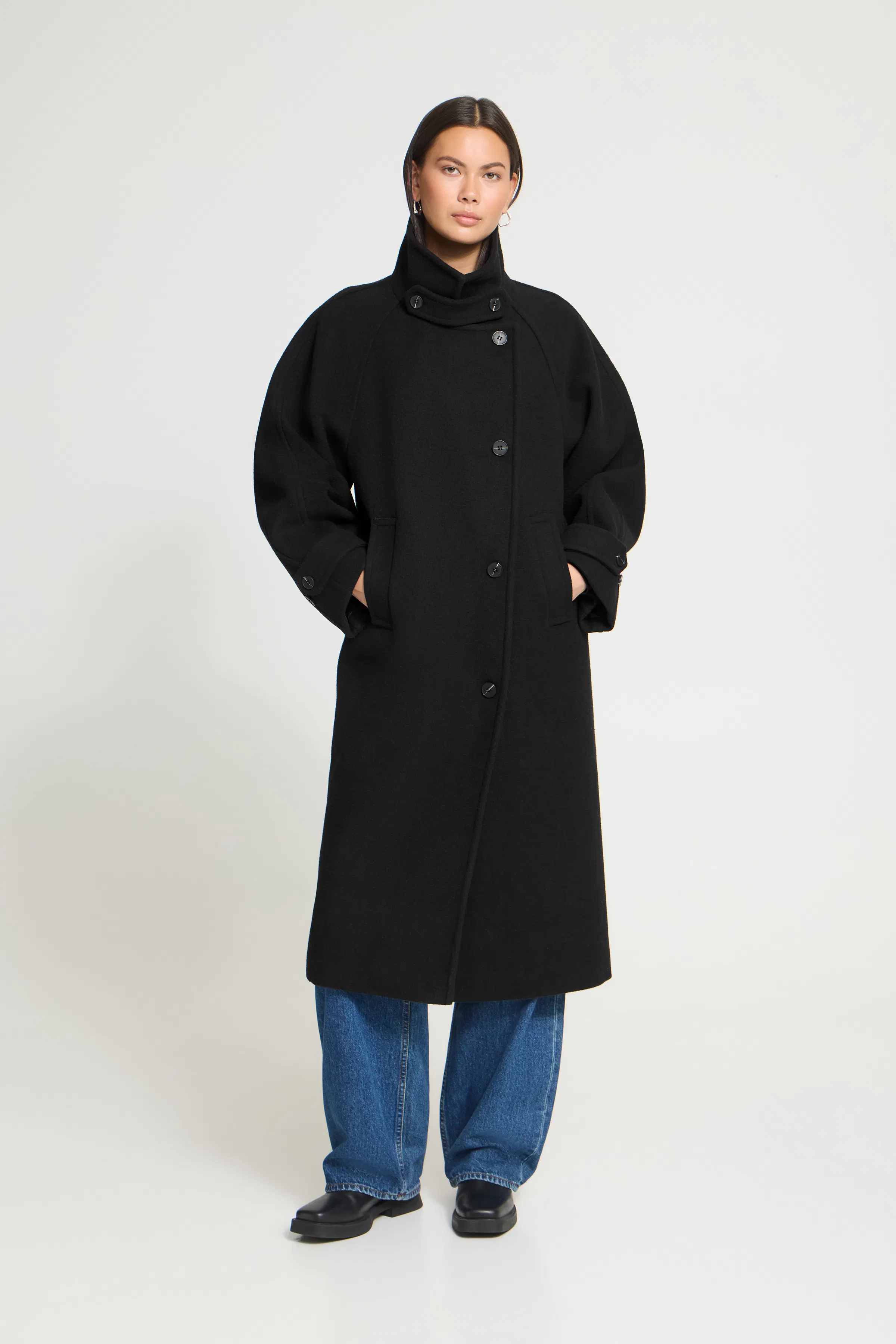 IHGAZIVA Oberbekleidung LOOKBOOK FRONT 20121199-194008