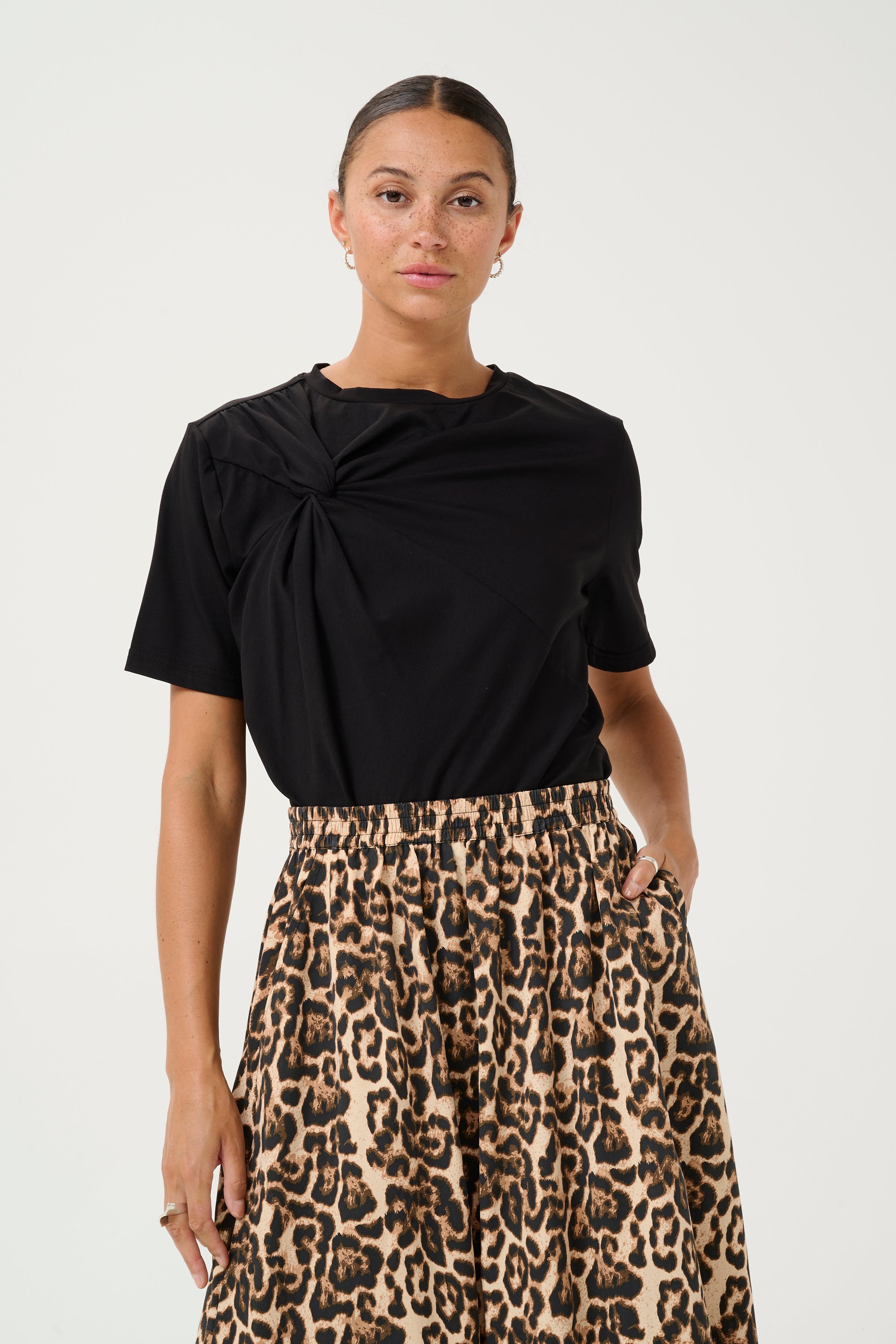 KAeloise T-shirt LOOKBOOK FRONT 10509656-100121