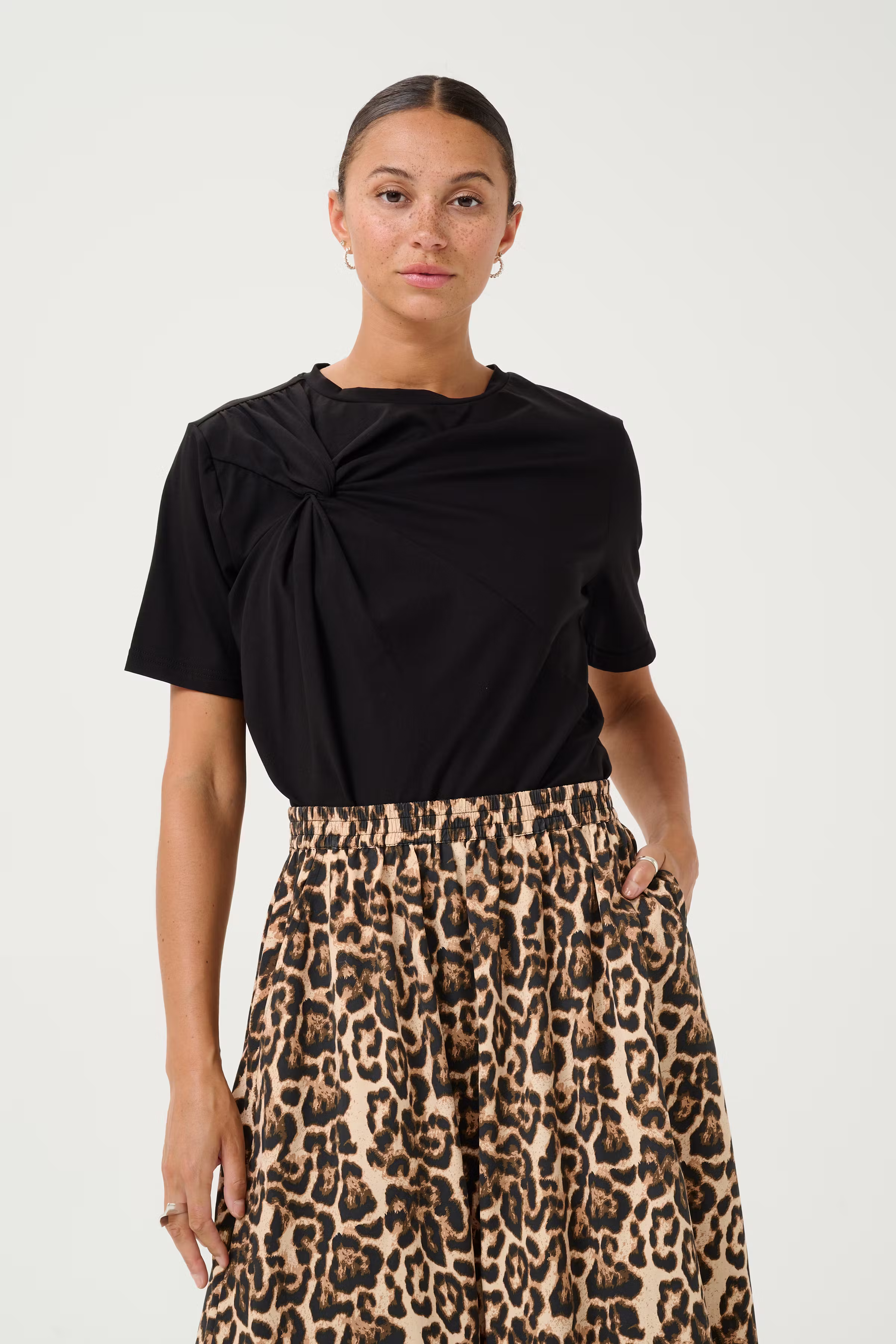 KAeloise T-shirt LOOKBOOK FRONT 10509656-100121