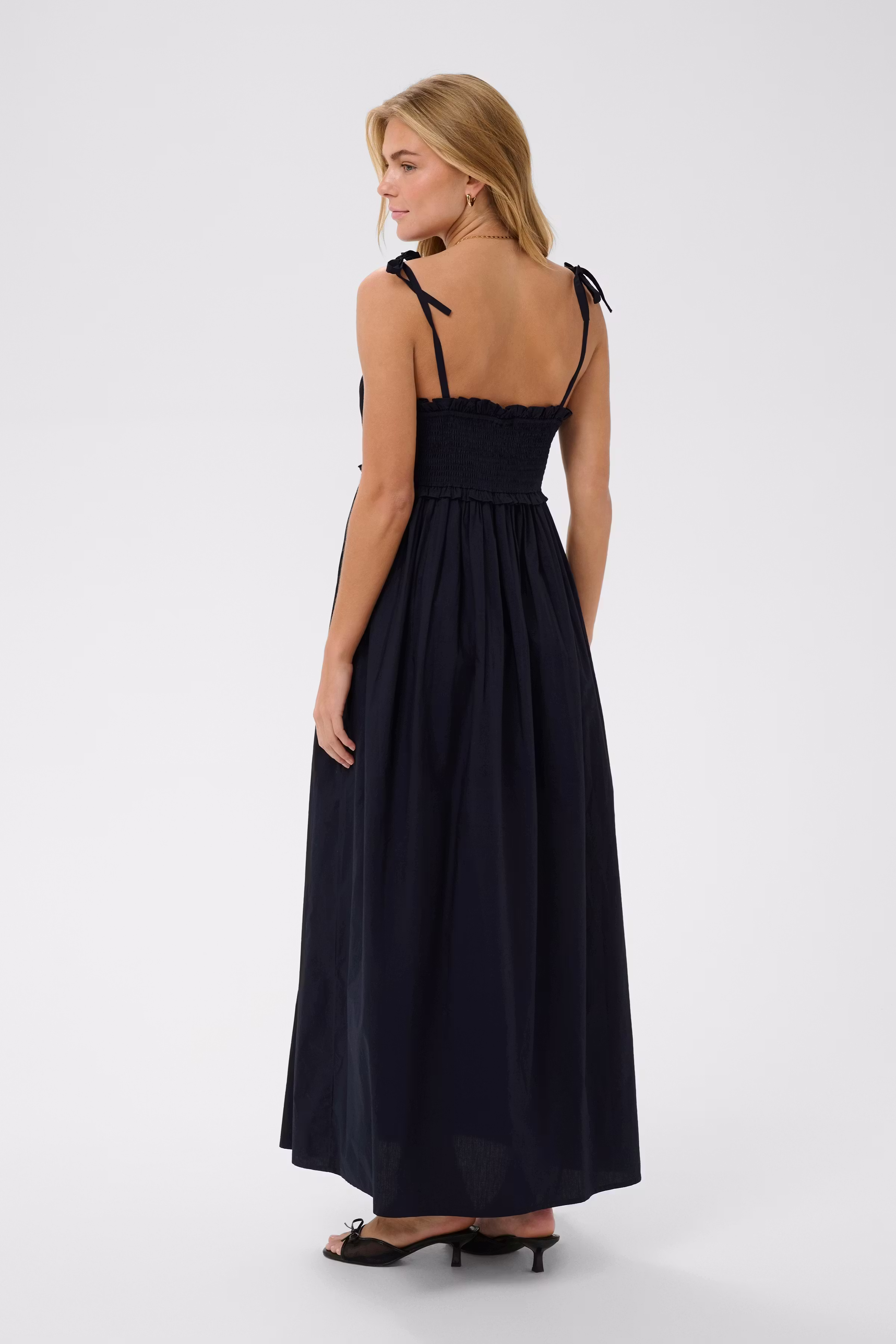 RosaellaSZ Kjole LOOKBOOK BACK 30515112-193924